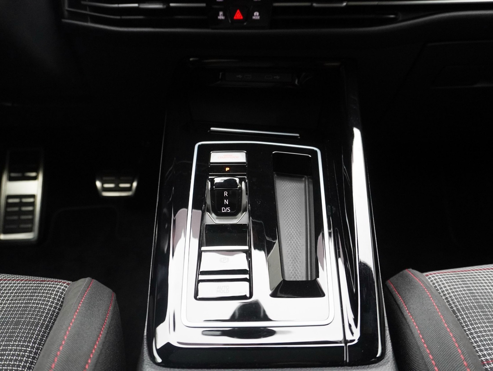 VW Golf 8.5 2.0 TSI DSG GTI Black Style ** Harman/Kardon / Head-Up / Panoramadach **-image-15