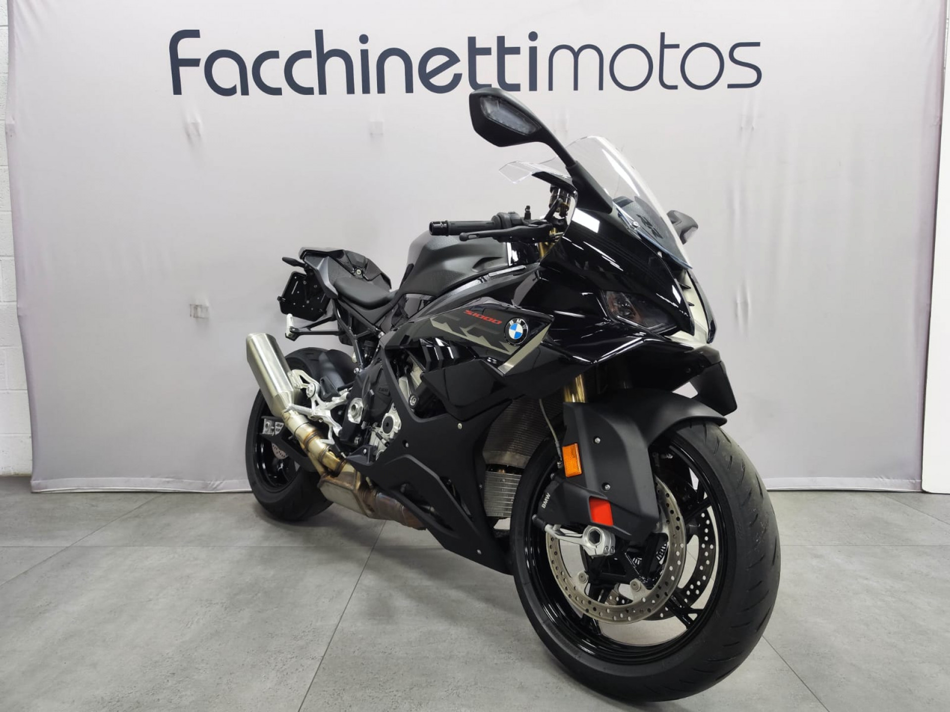 BMW S 1000 RR Offre Facchinetti Deal -1500chf deja déduit-showroom-element-1
