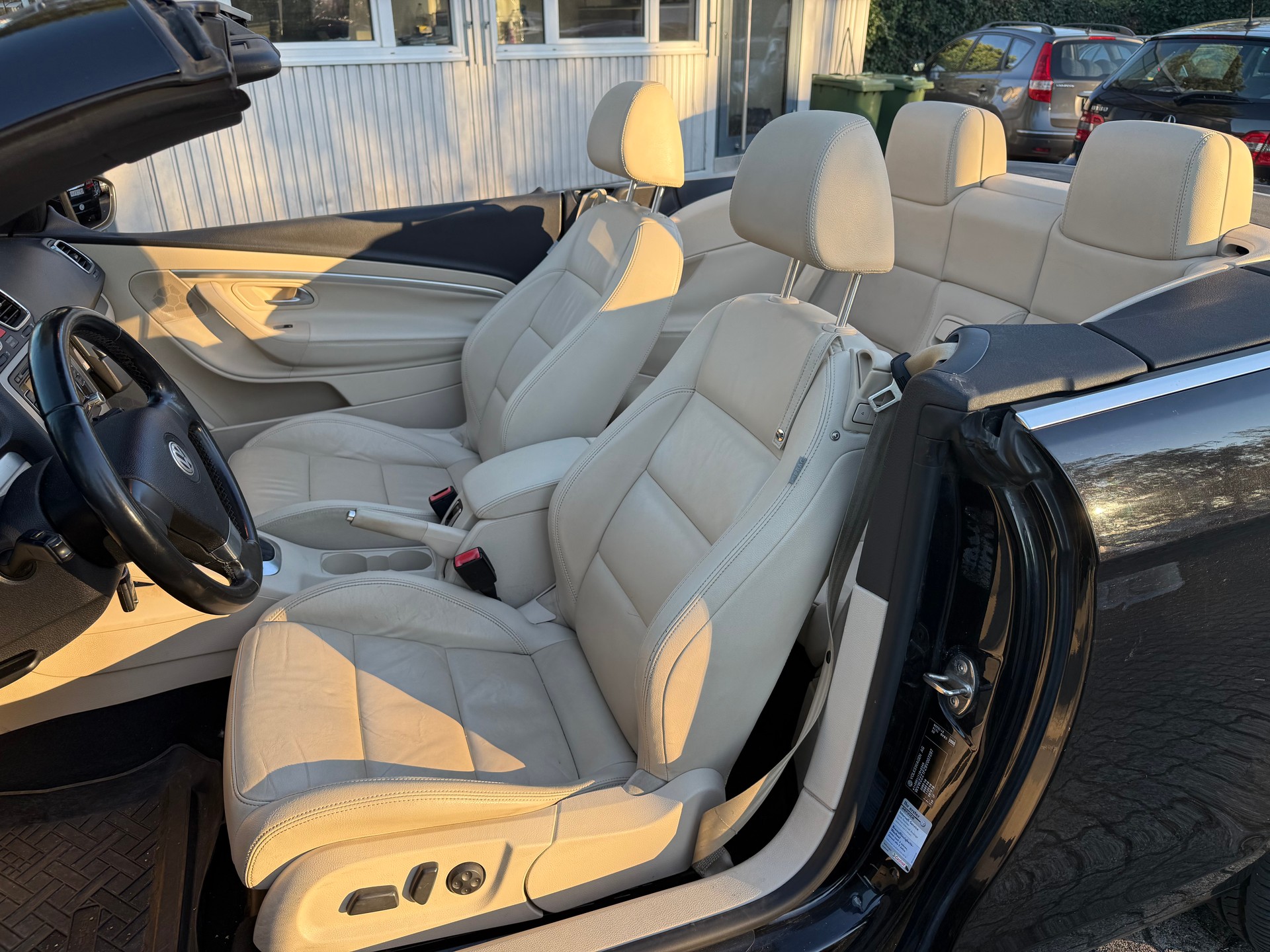 VW Eos 2.0 TDI DSG-image-9