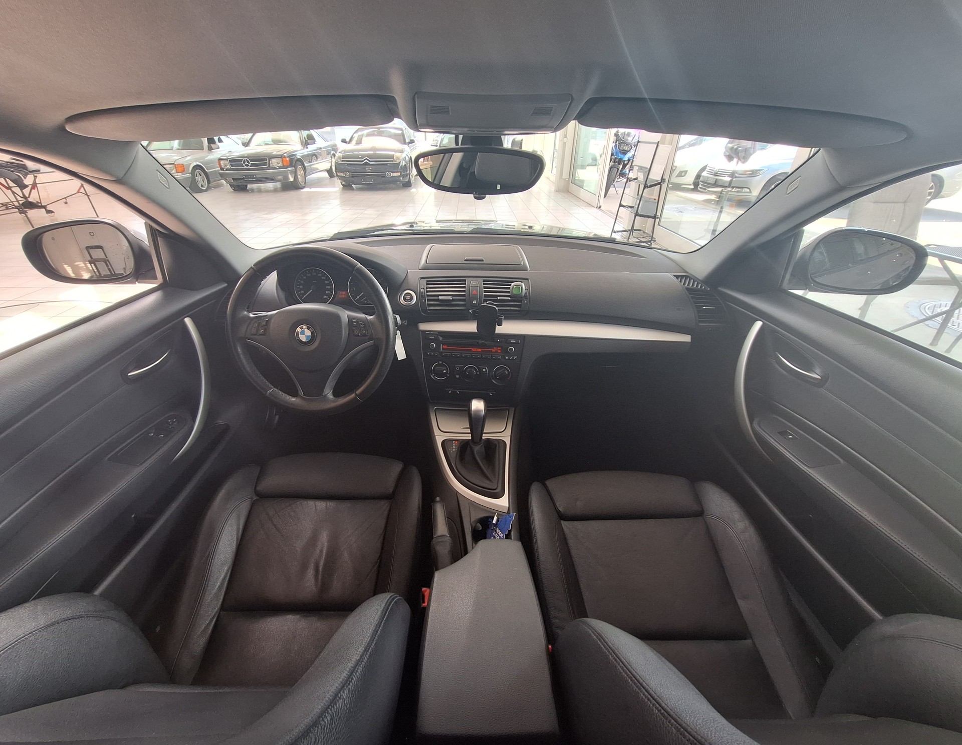 BMW 118i Steptronic-image-5