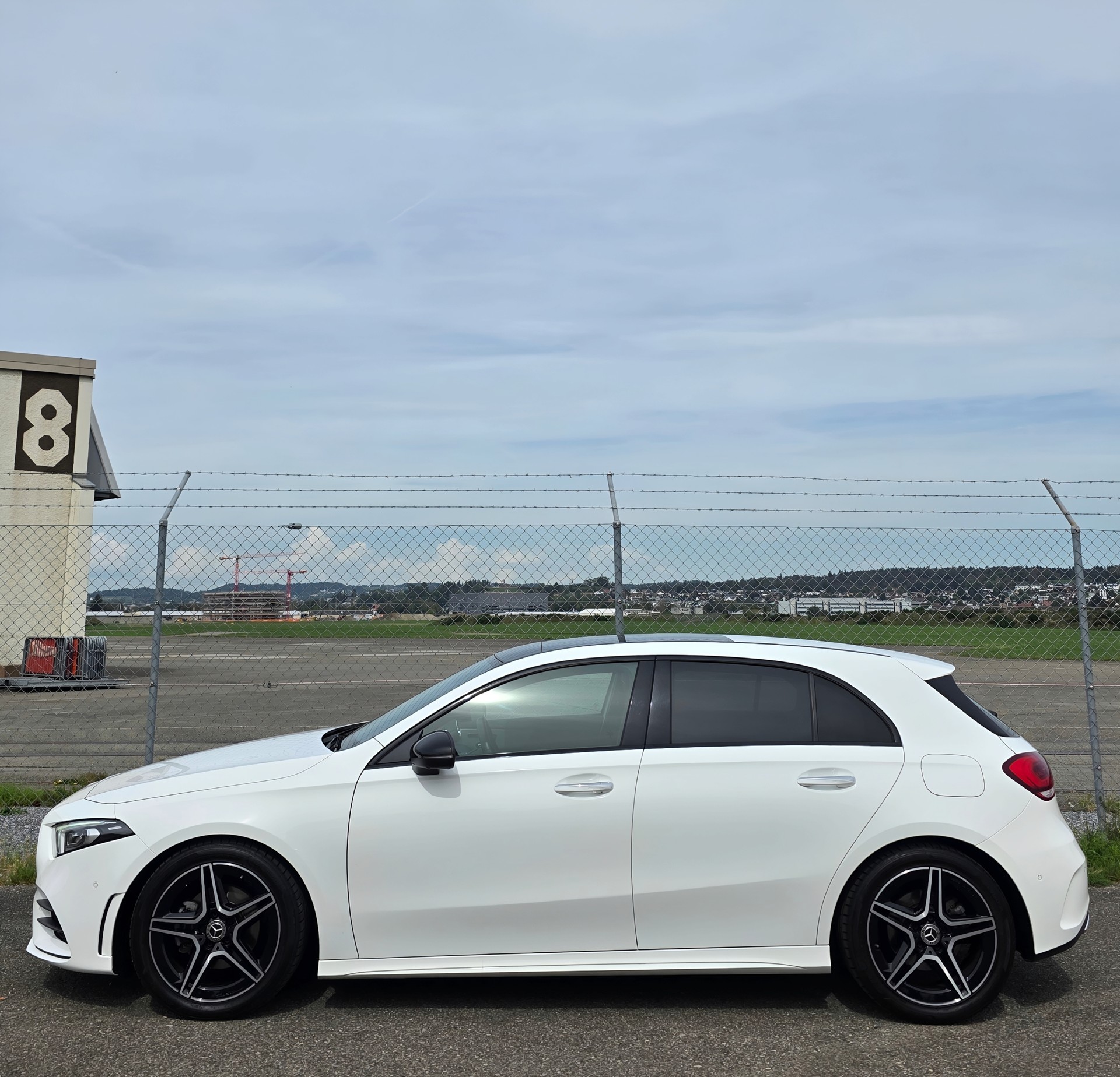 MERCEDES-BENZ A 200 AMG Line-image-2