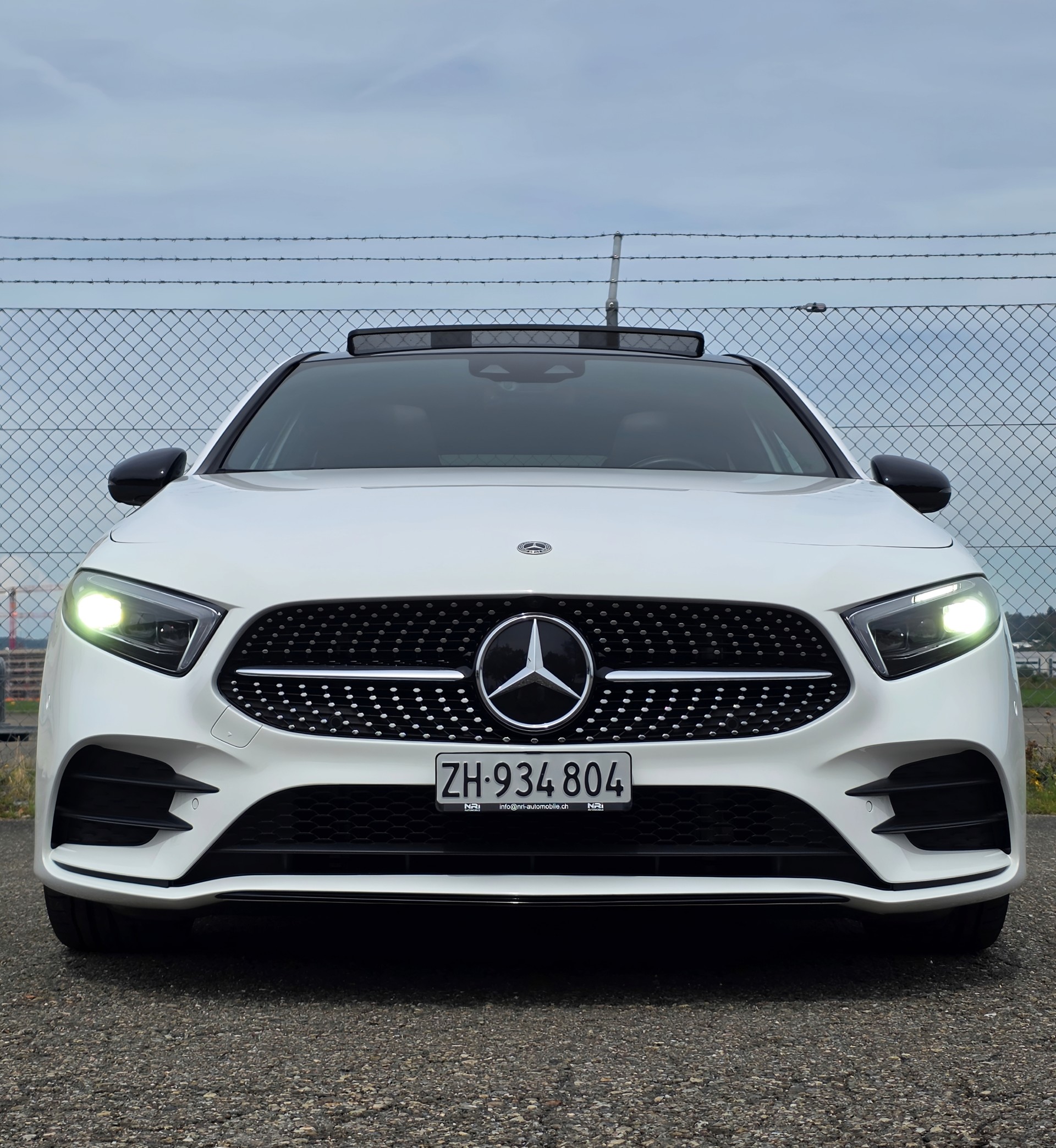 MERCEDES-BENZ A 200 AMG Line-image-1