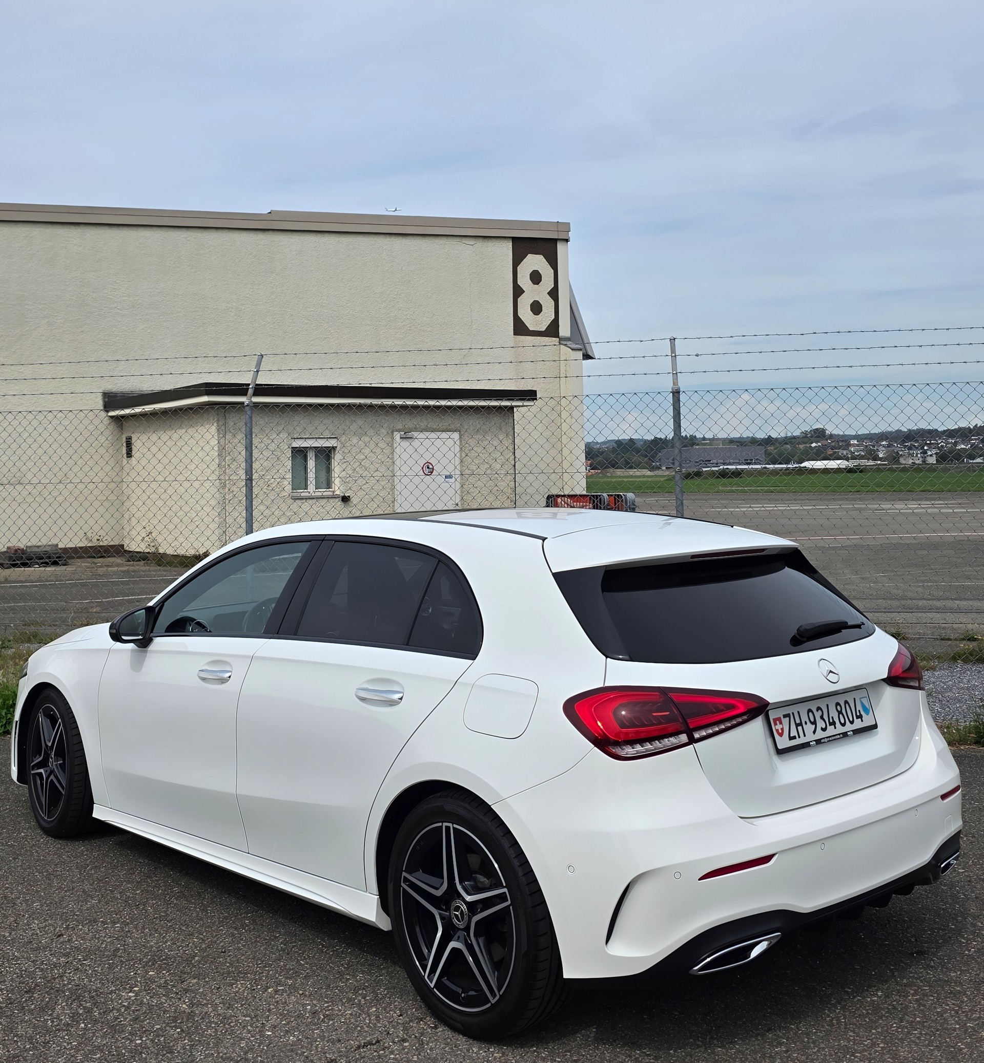MERCEDES-BENZ A 200 AMG Line-image-3