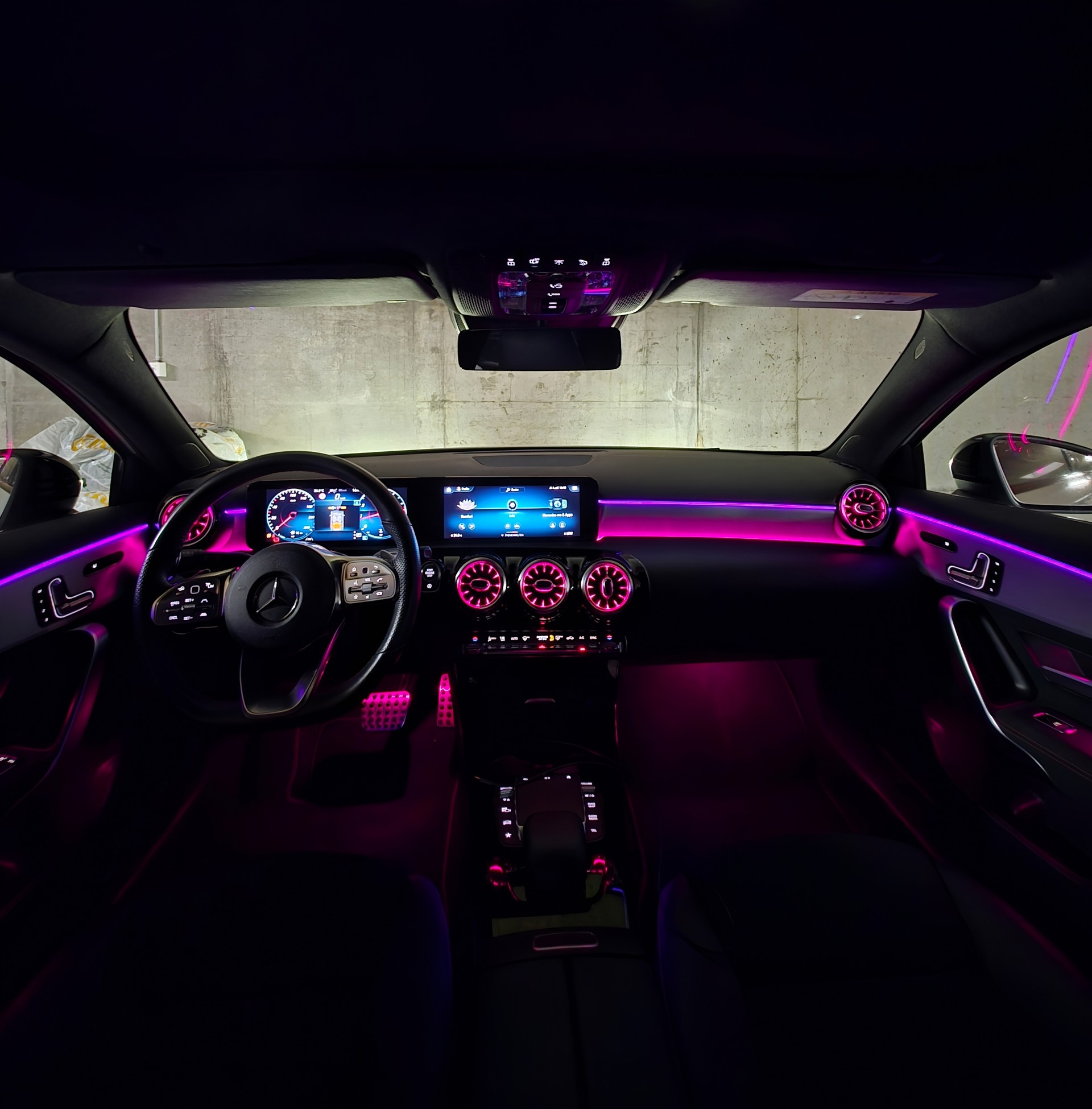 MERCEDES-BENZ A 200 AMG Line-image-5