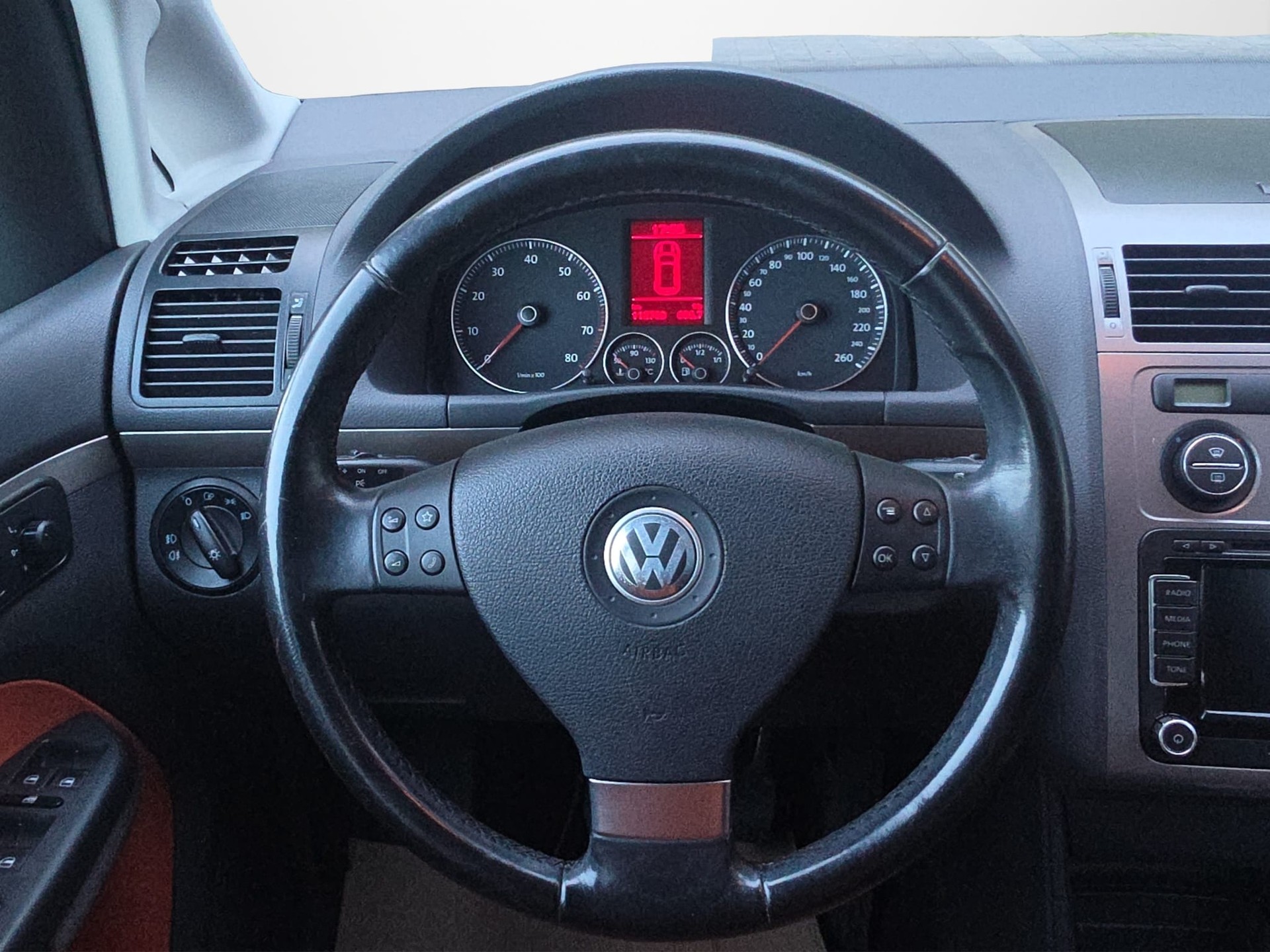 VW CrossTouran 1.4 TSI-image-8