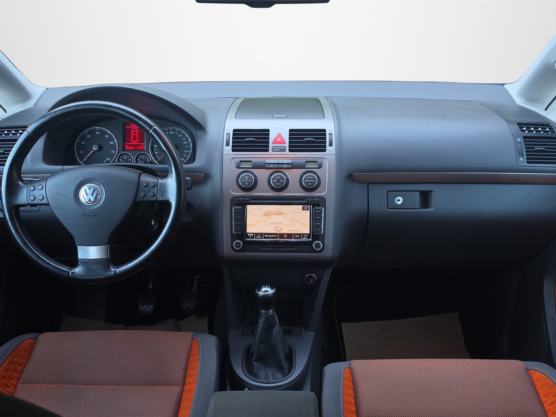 VW CrossTouran 1.4 TSI-image-9