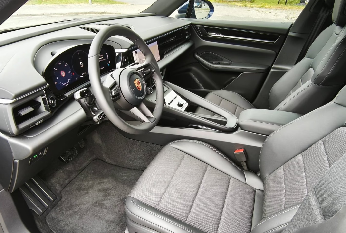 PORSCHE Macan 100kWh-image-3