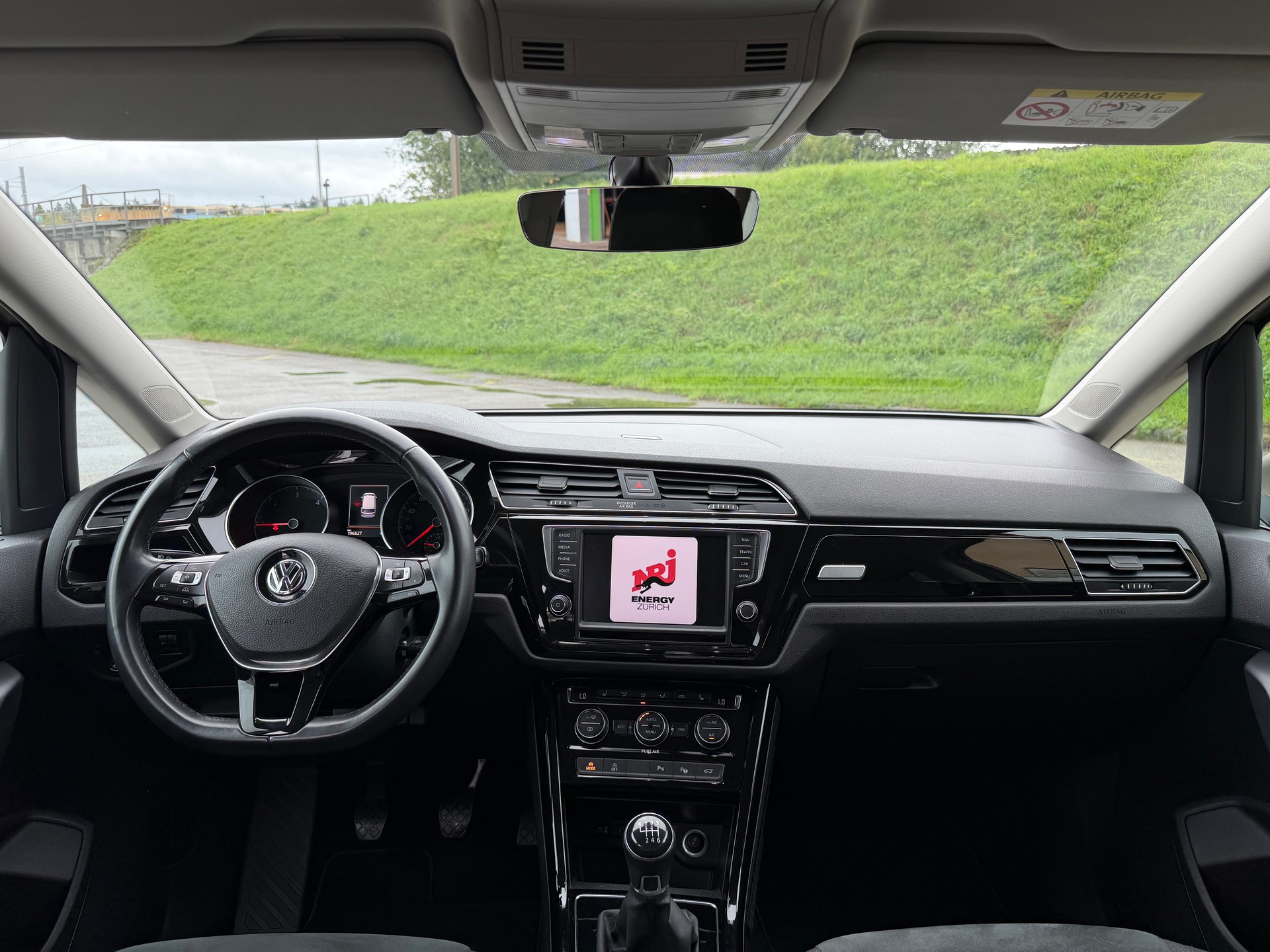 VW Touran 2.0 TDI BlueMotion Technology Highline-image-11