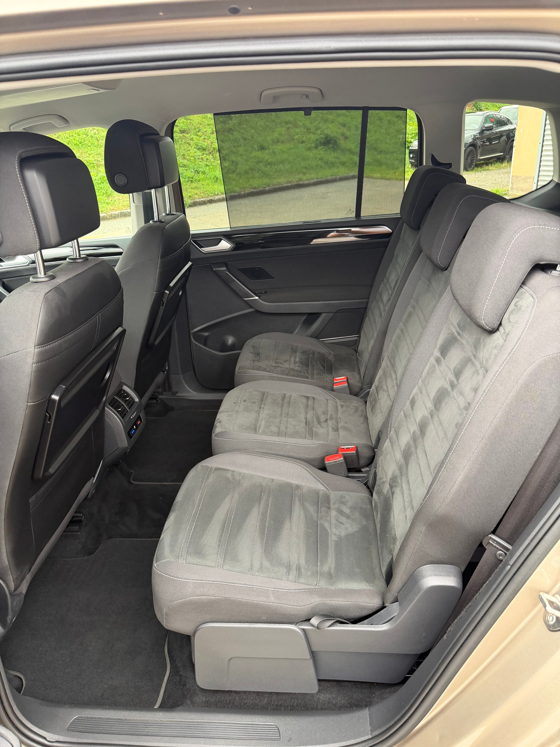 VW Touran 2.0 TDI BlueMotion Technology Highline-image-12
