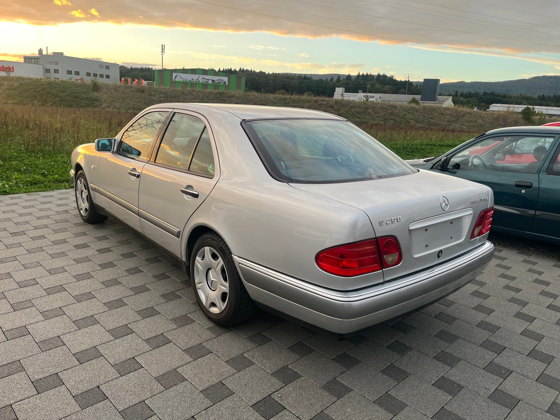 MERCEDES-BENZ E 290 TD Classic-image-4