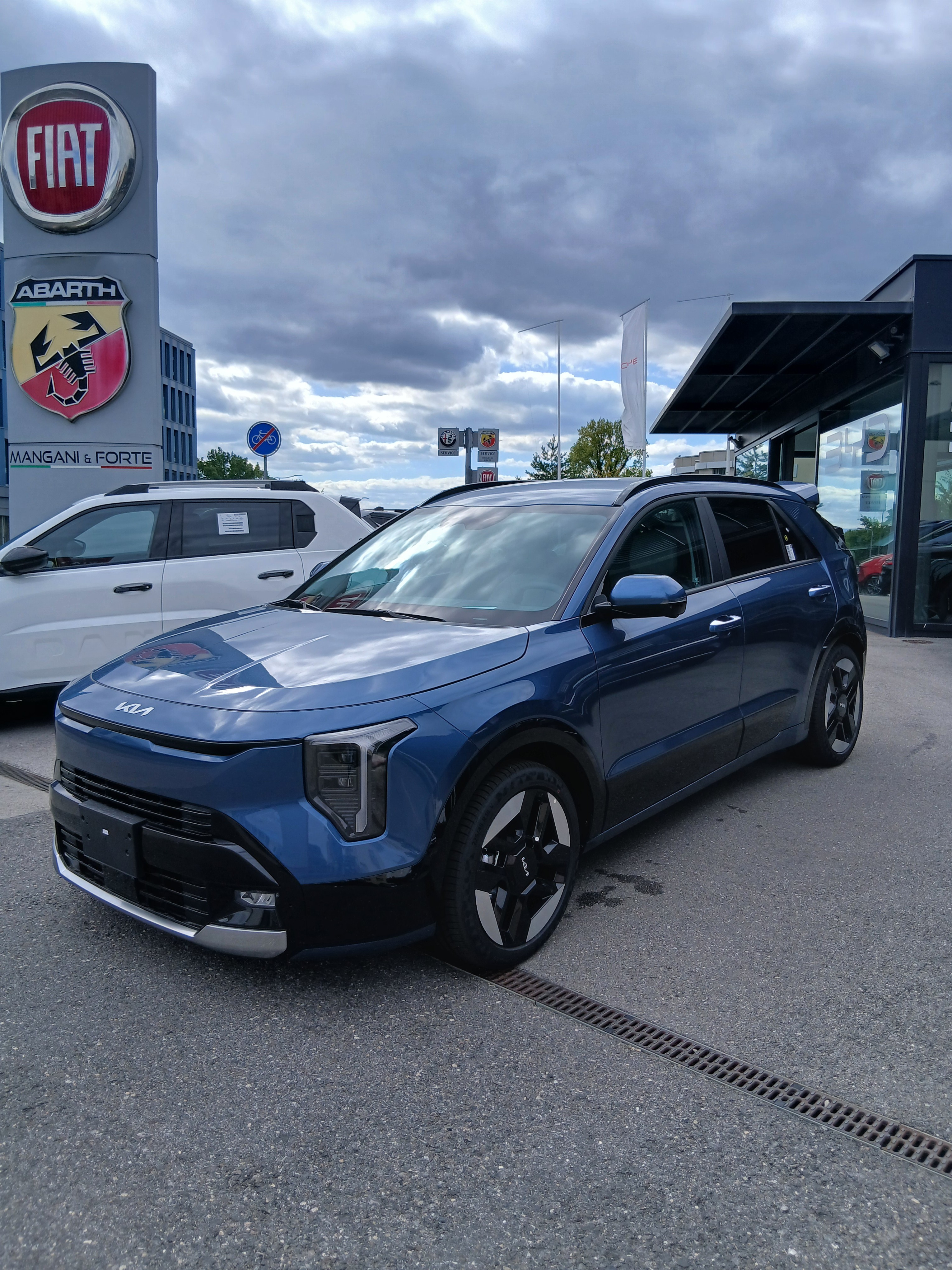KIA Niro 1.6GDi Hybrid Style DCT — slika 1