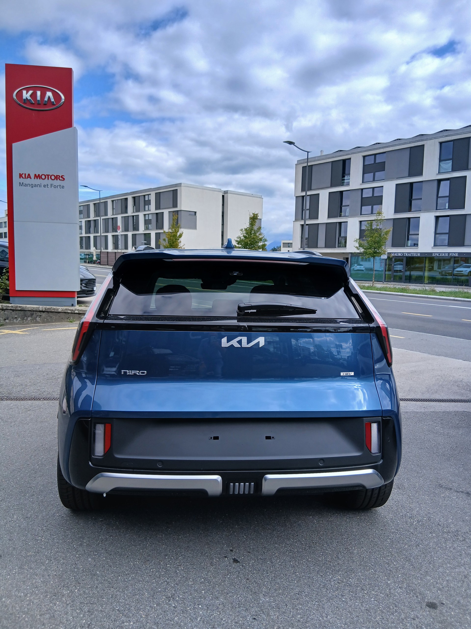 KIA Niro 1.6GDi Hybrid Style DCT-image-4