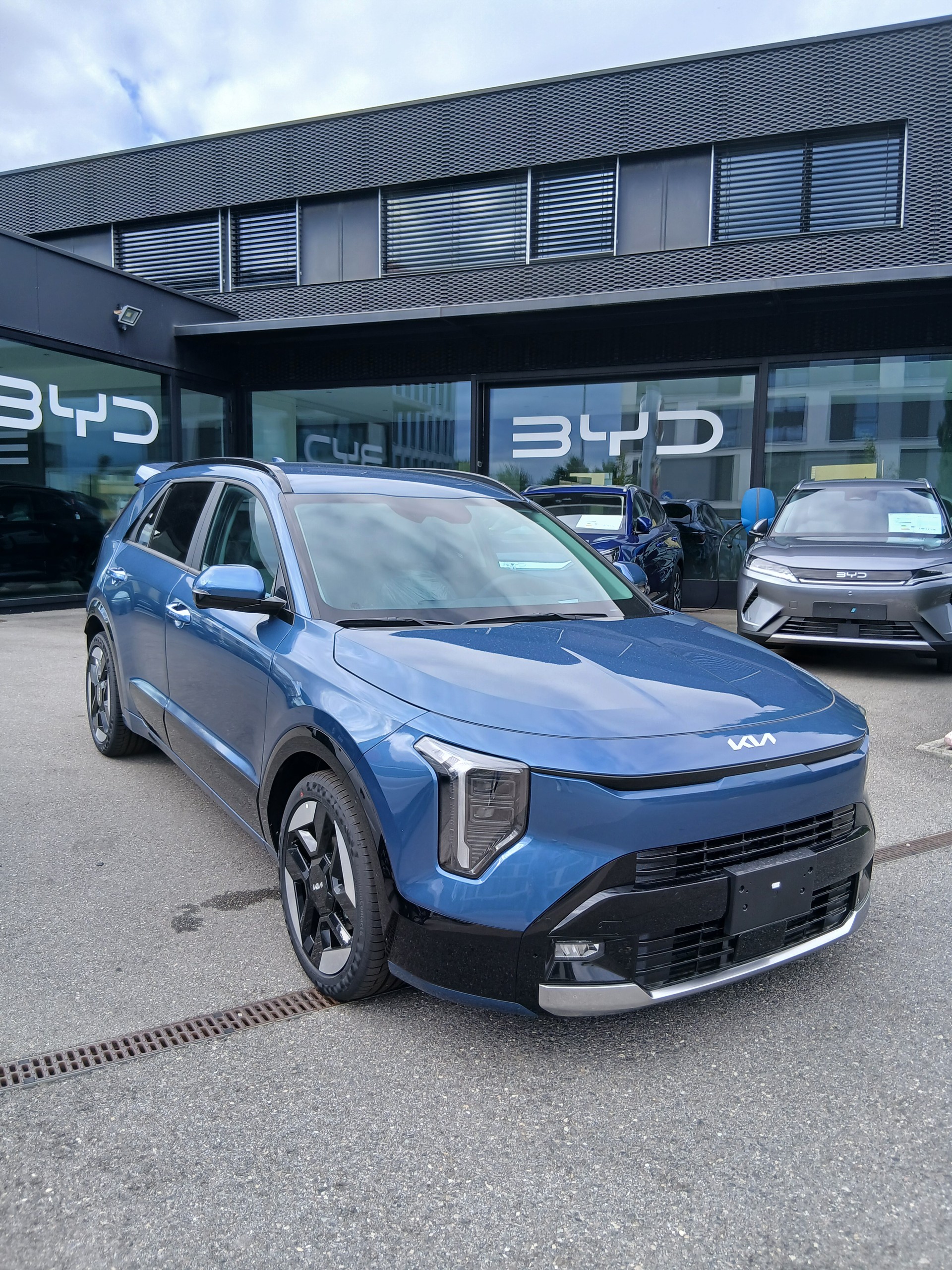 KIA Niro 1.6GDi Hybrid Style DCT-image-1