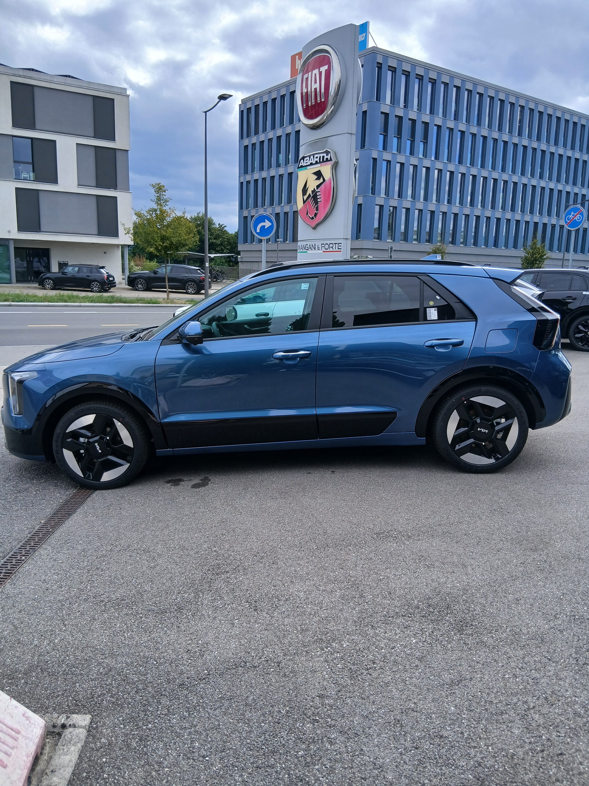 KIA Niro 1.6GDi Hybrid Style DCT-image-5