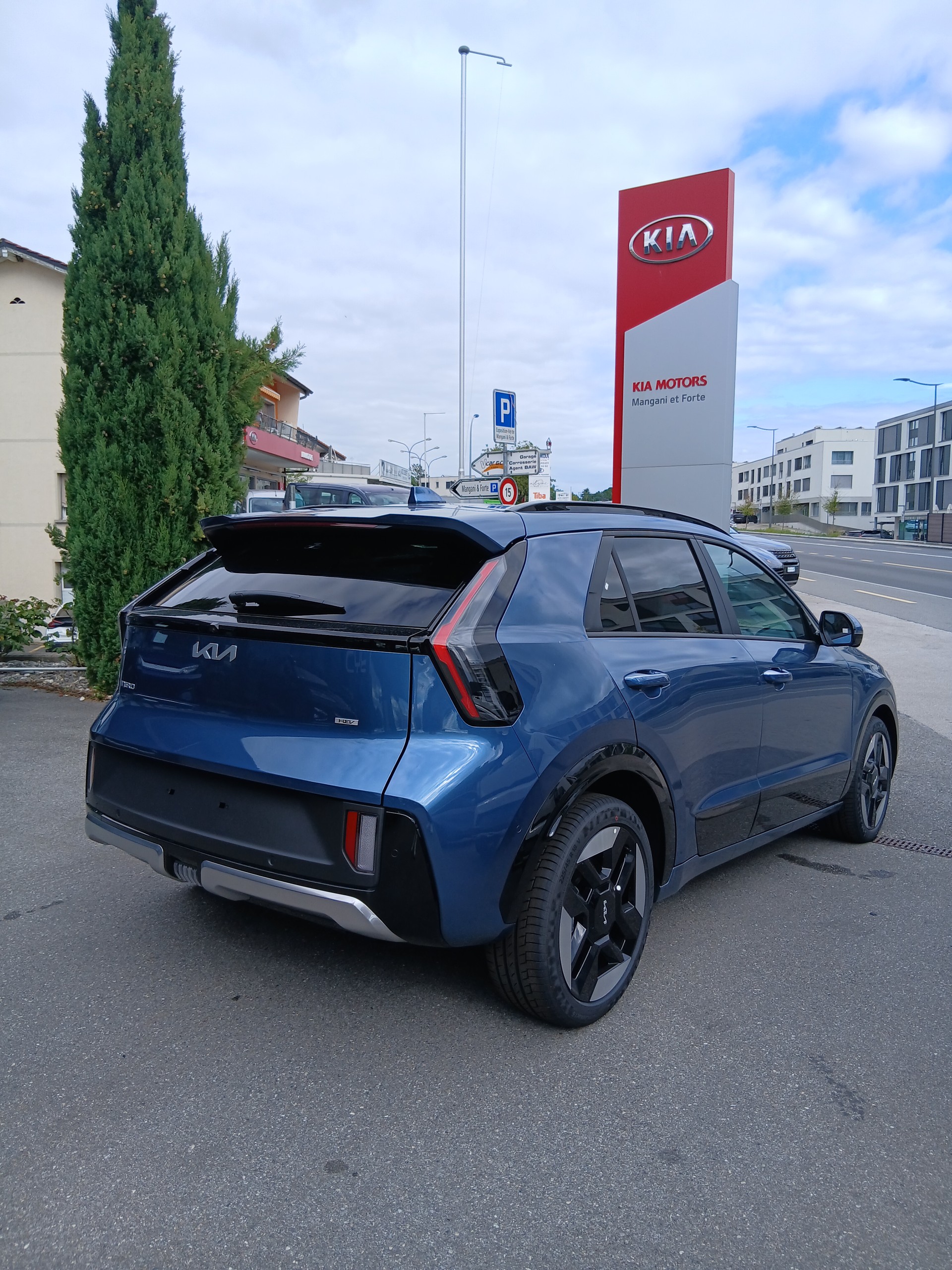 KIA Niro 1.6GDi Hybrid Style DCT-image-2
