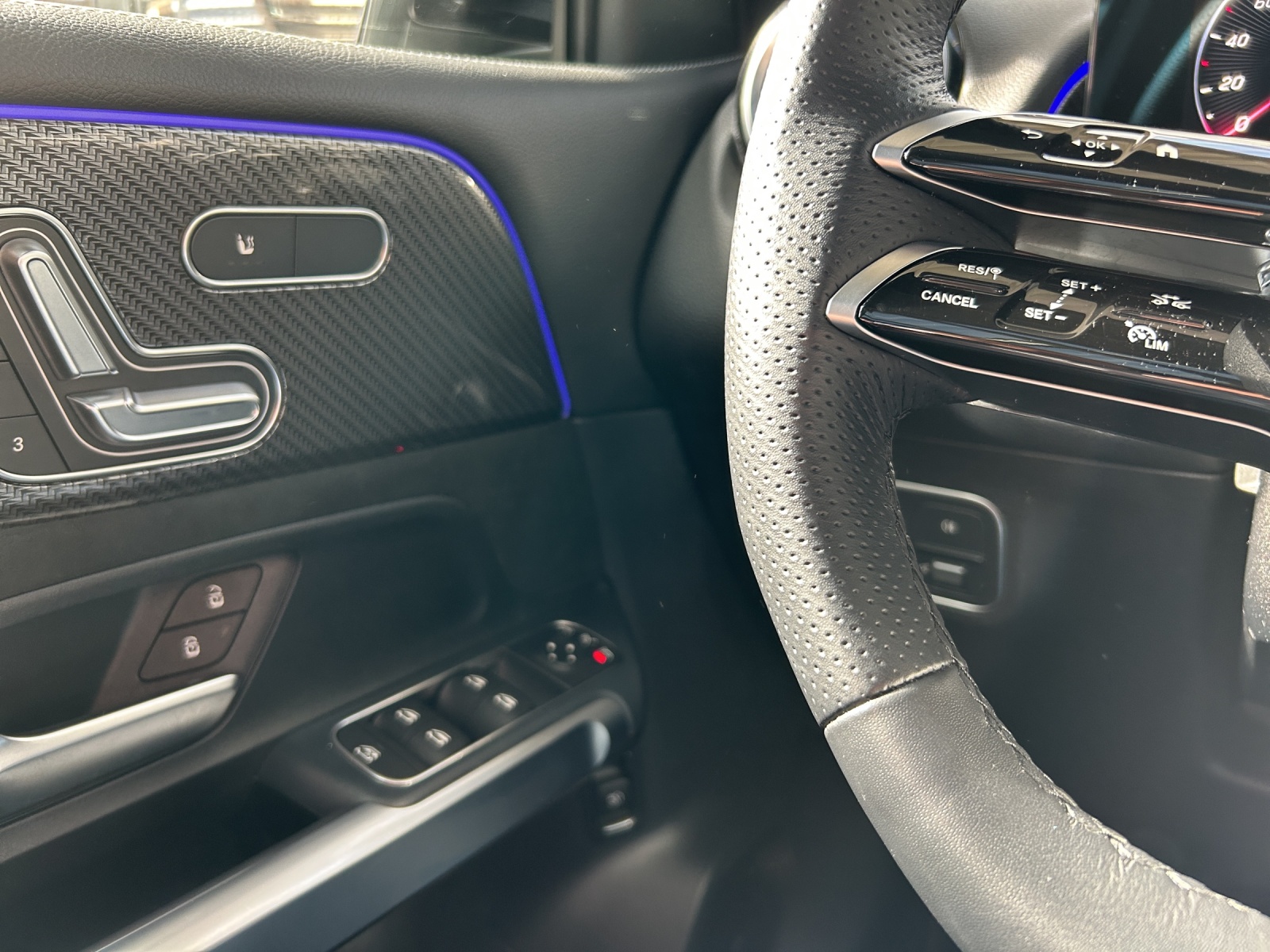 MERCEDES-BENZ GLB 250 4Matic 8G-Tronic-image-12