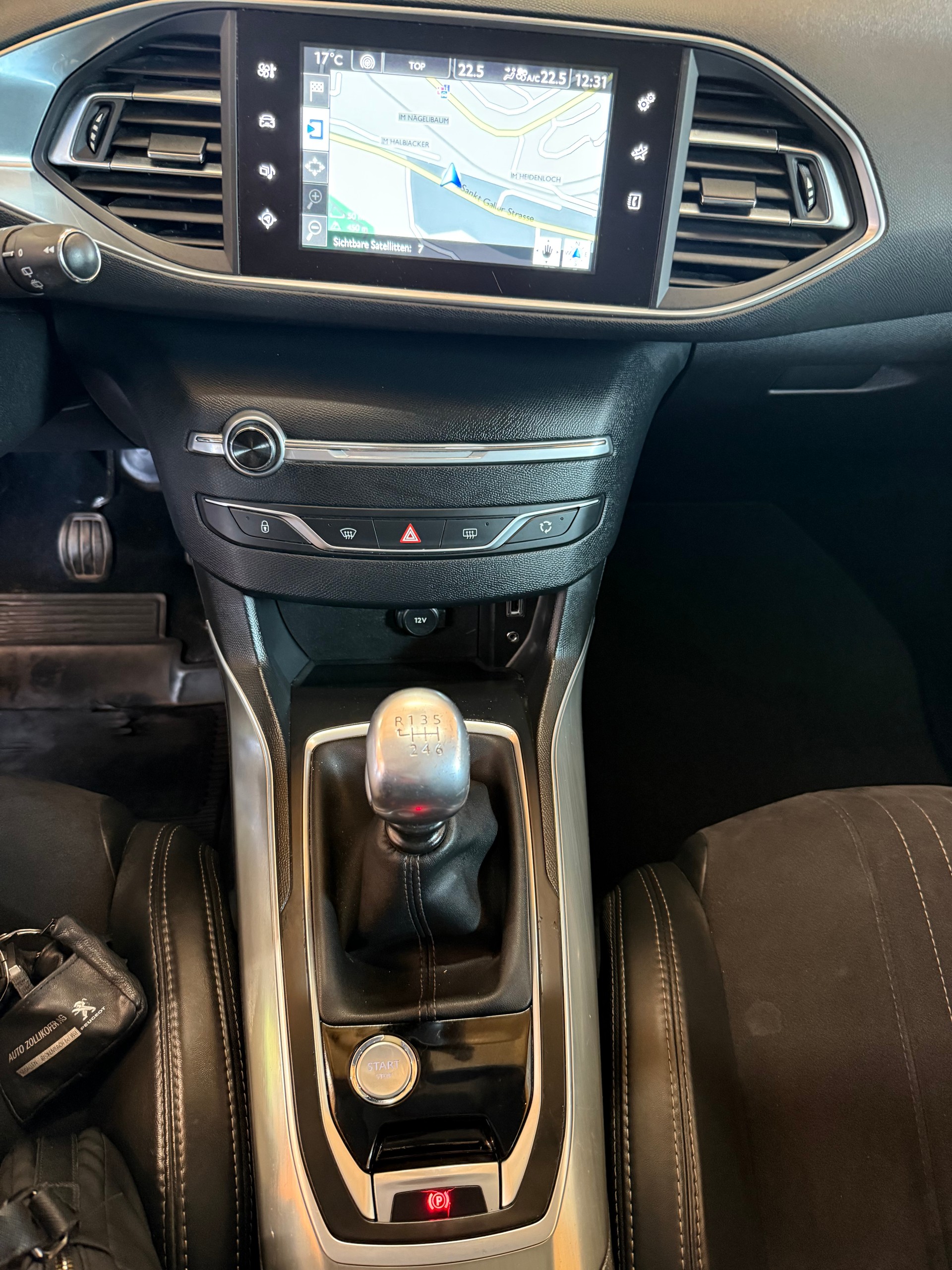 PEUGEOT 308 SW 2.0 BlueHDI Féline-image-11