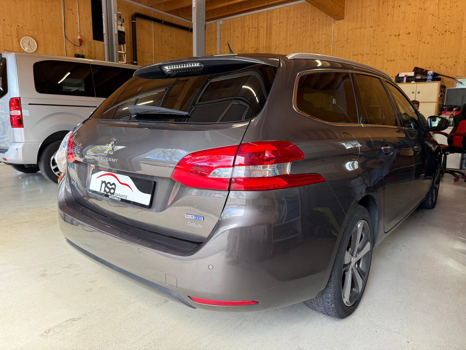 PEUGEOT 308 SW 2.0 BlueHDI Féline-image-3