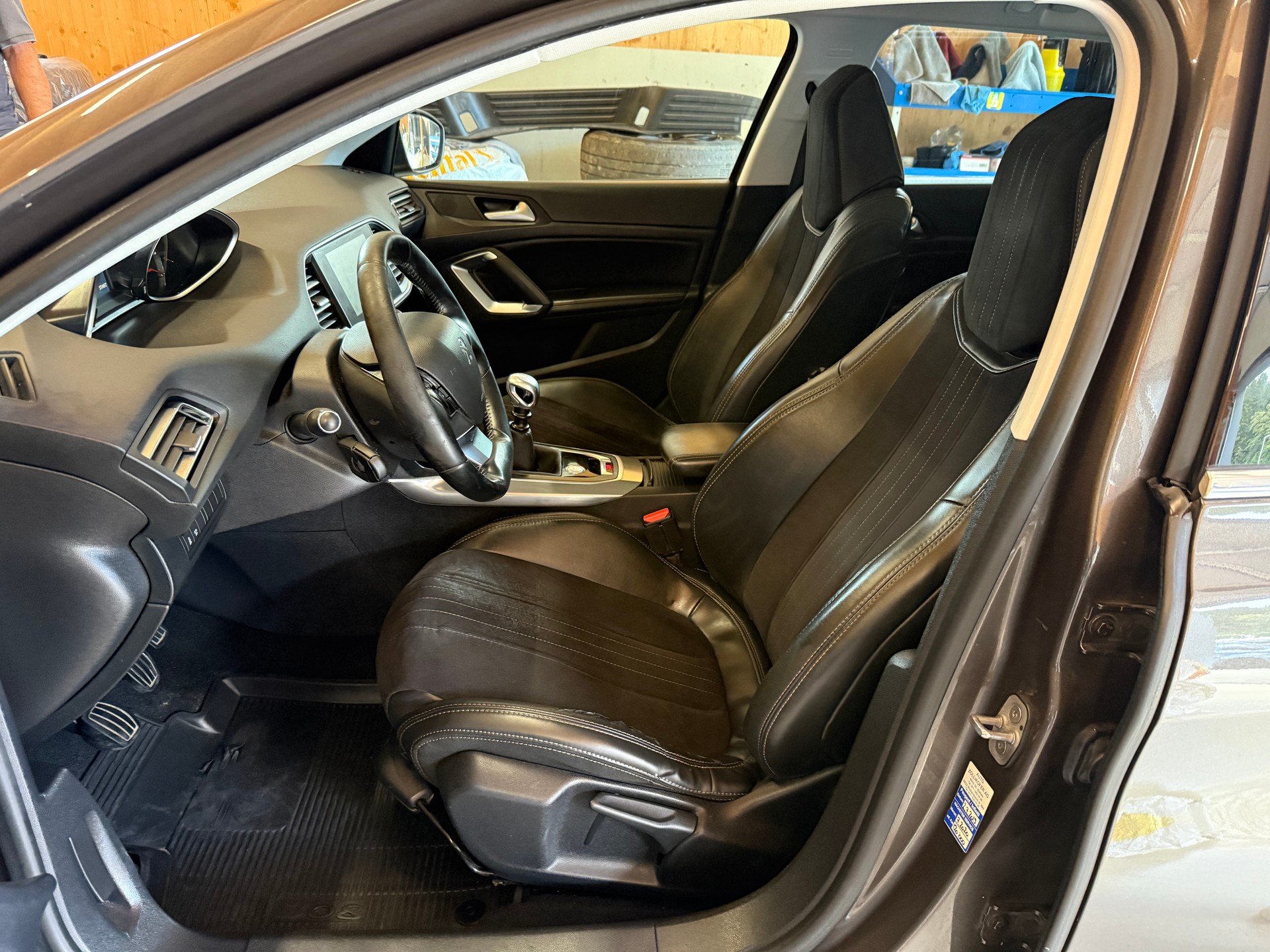 PEUGEOT 308 SW 2.0 BlueHDI Féline-image-6