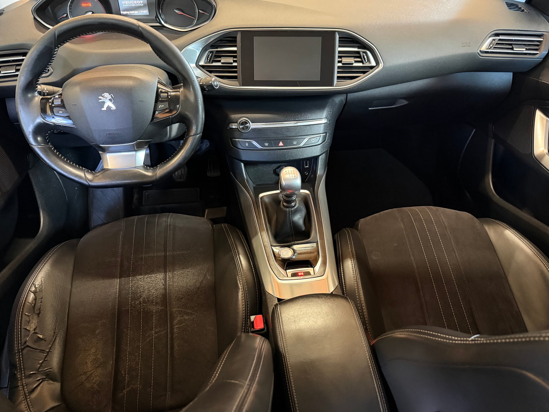 PEUGEOT 308 SW 2.0 BlueHDI Féline-image-8