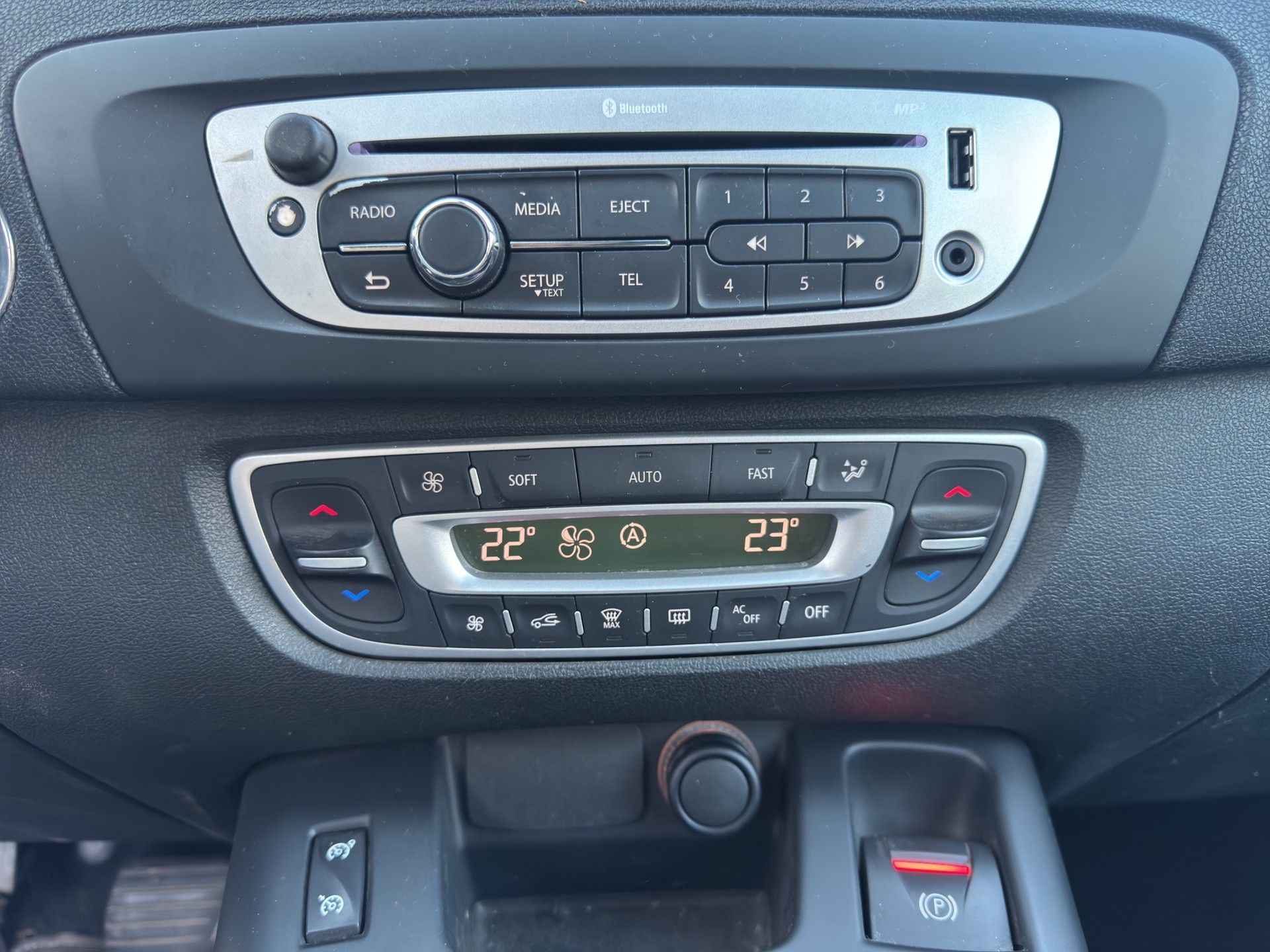 RENAULT Grand Scénic 1.2 16V Turbo Energy-image-14