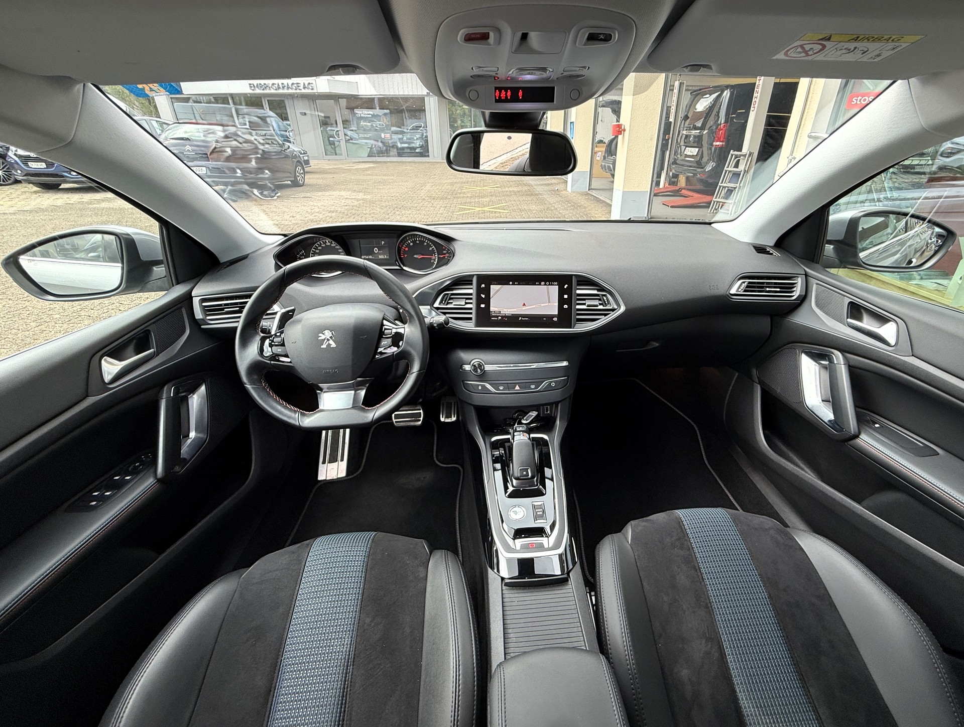 PEUGEOT 308 SW 1.2 Pure Tech Tech Edition EAT8-image-11