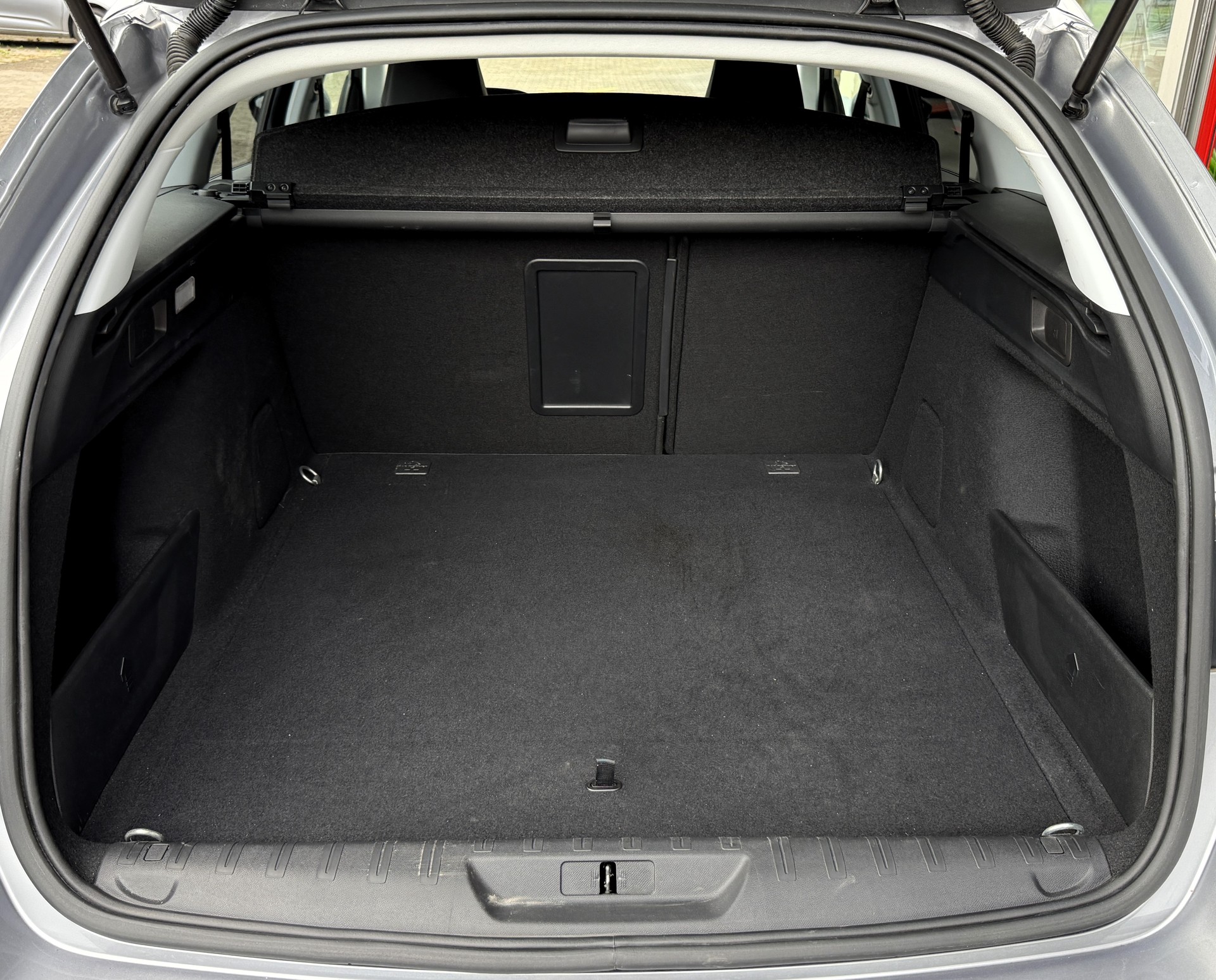 PEUGEOT 308 SW 1.2 Pure Tech Tech Edition EAT8-image-7