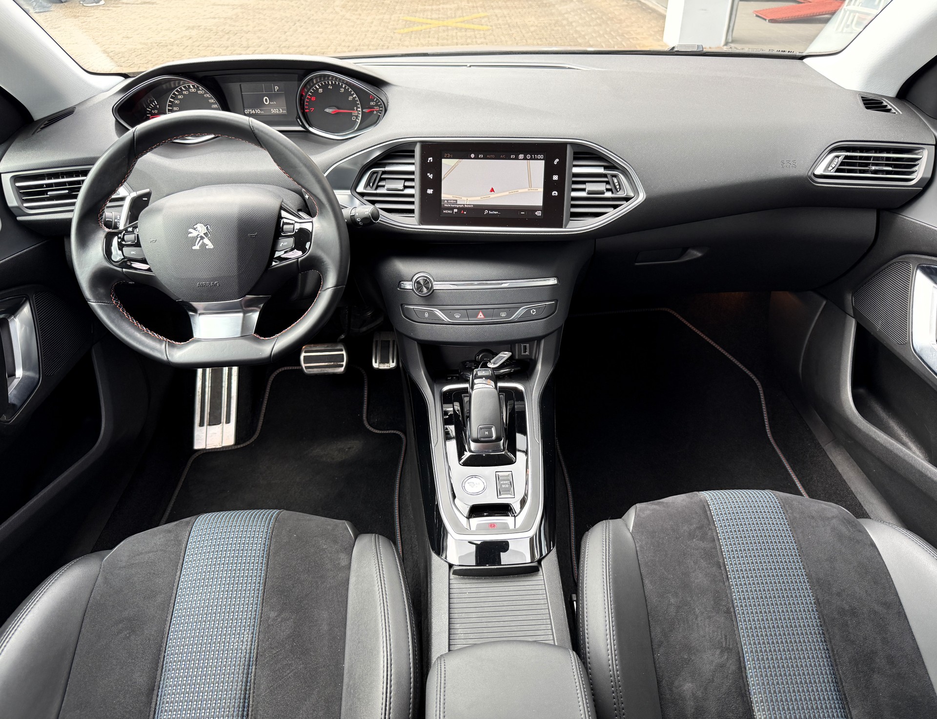 PEUGEOT 308 SW 1.2 Pure Tech Tech Edition EAT8-image-12