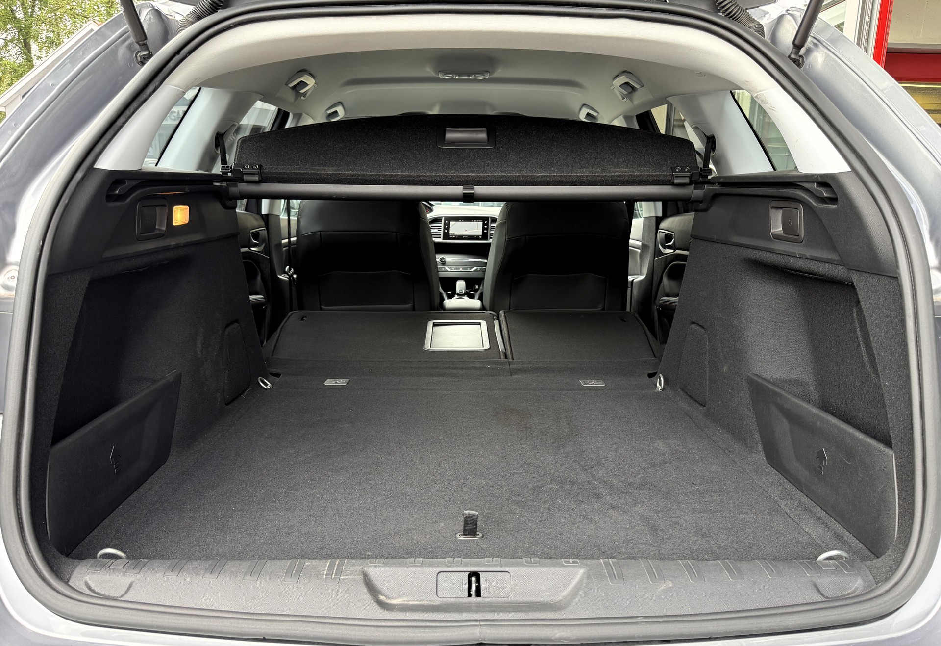 PEUGEOT 308 SW 1.2 Pure Tech Tech Edition EAT8-image-8