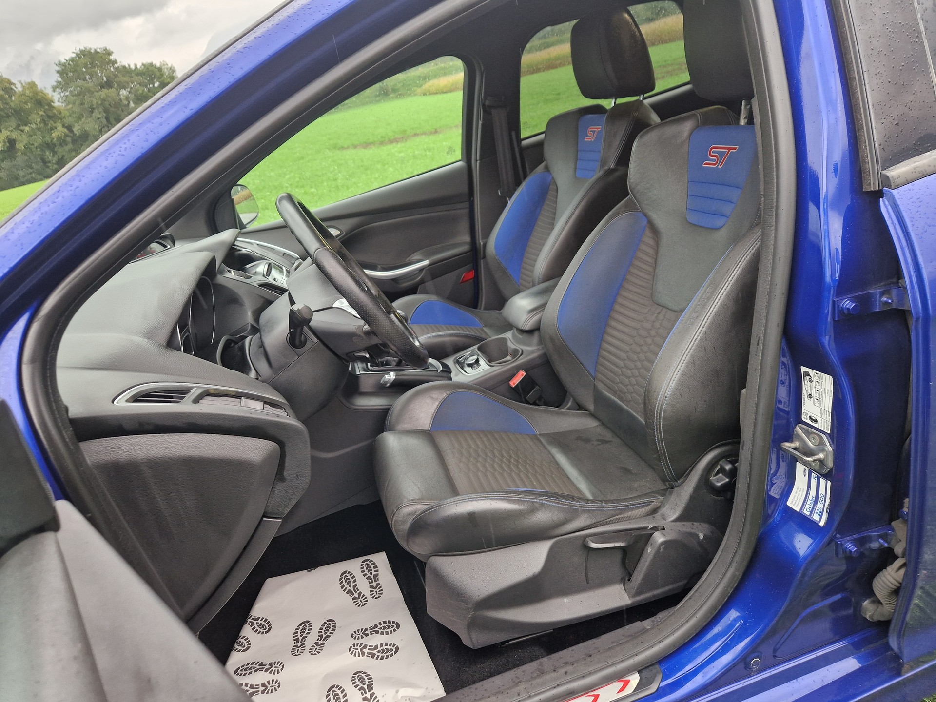 FORD Focus 2.0 SCTi ST-3-image-8