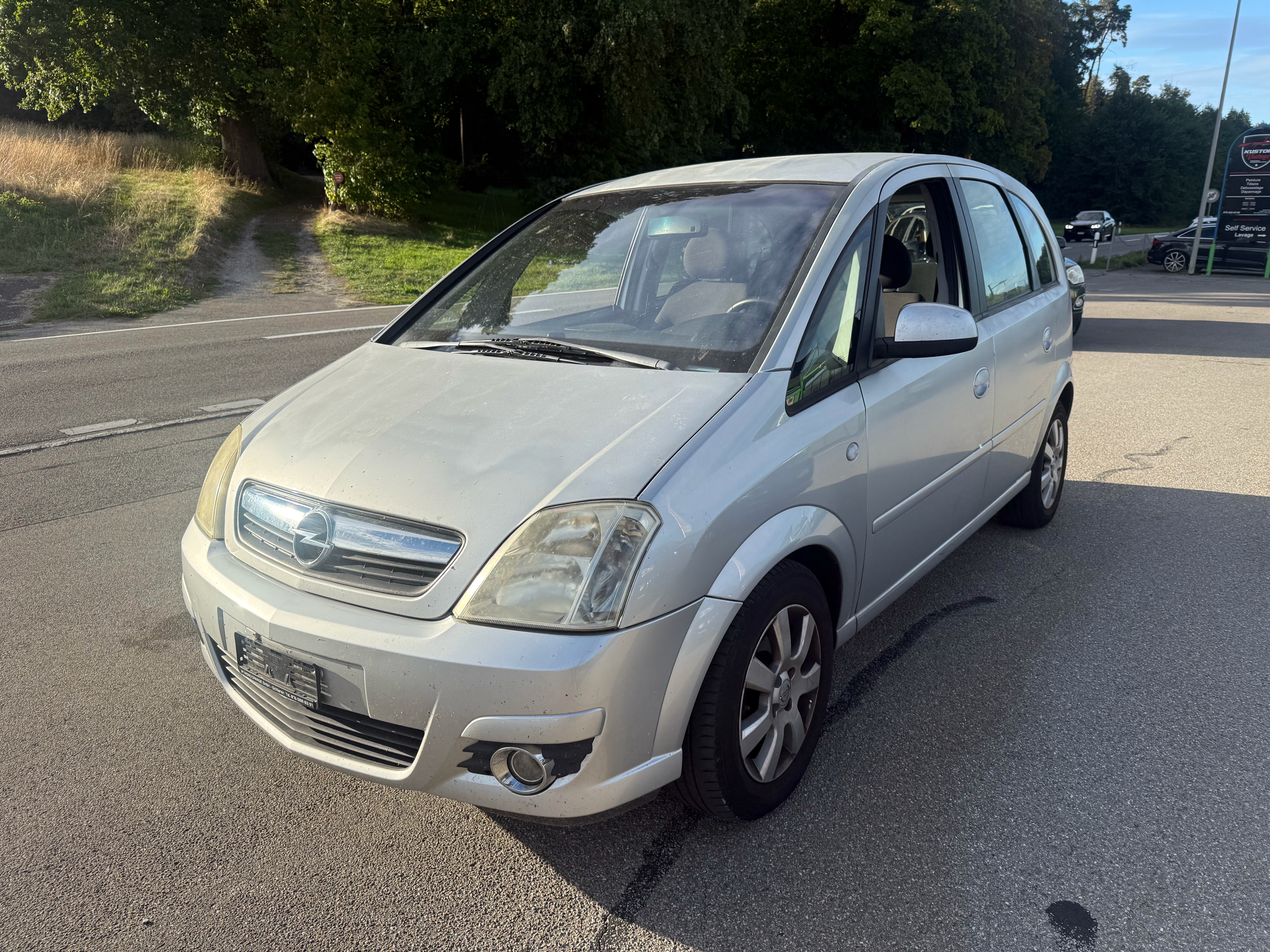 Car photo