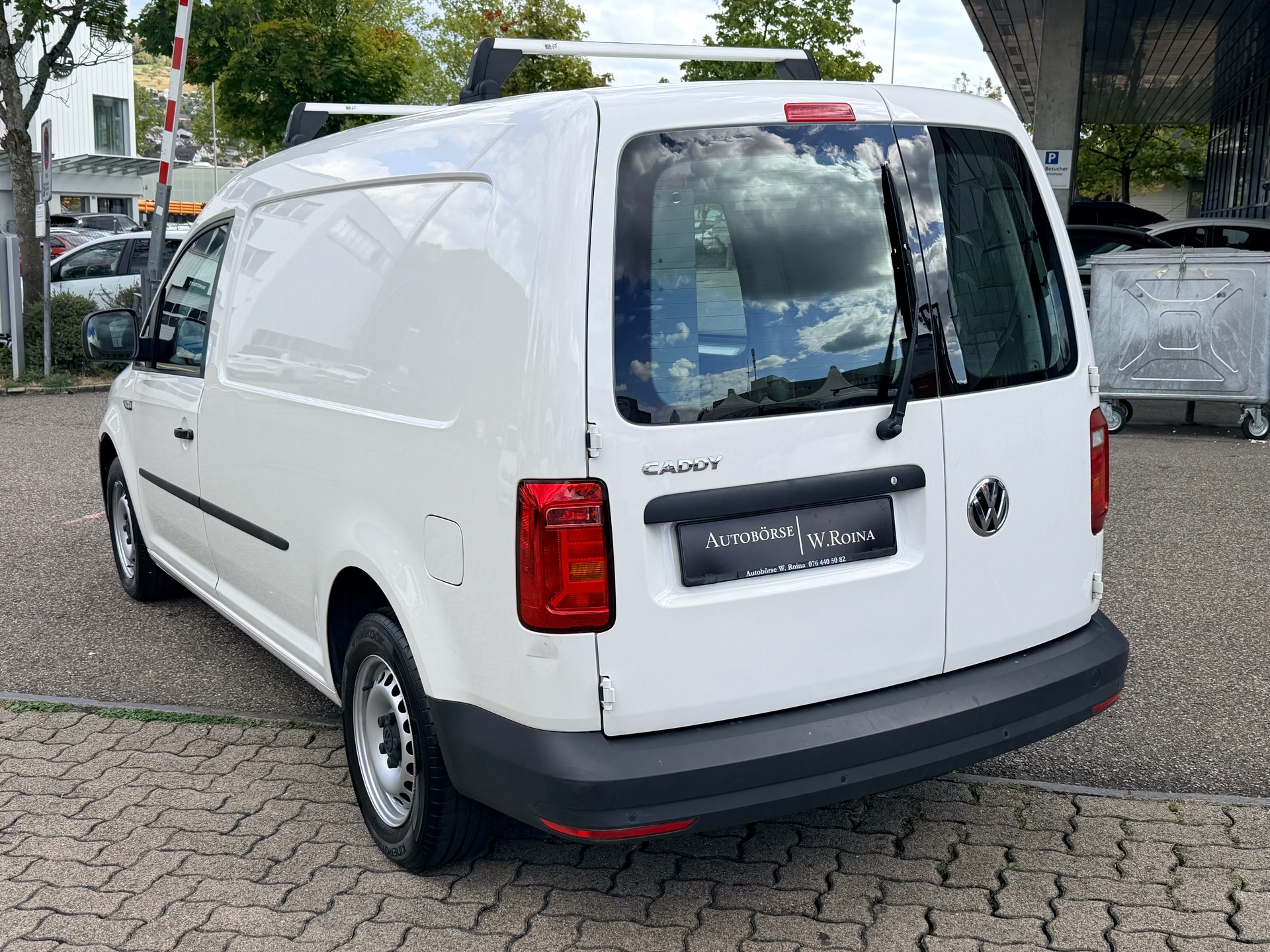 VW Caddy Maxi 1.0TSI BlueMotion Technology-image-4