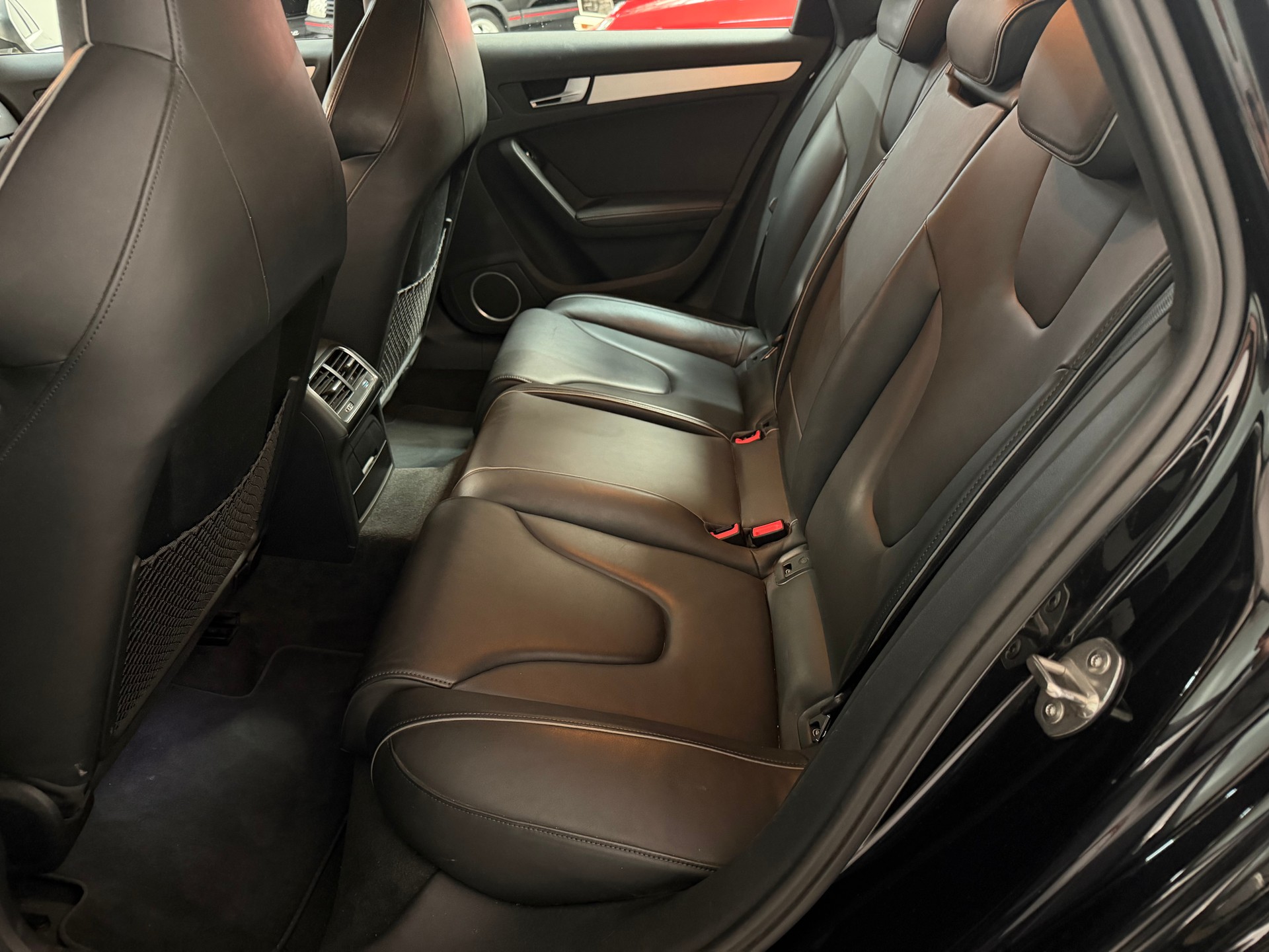 AUDI RS4 Avant 4.2 FSI V8 quattro S-tronic-image-11
