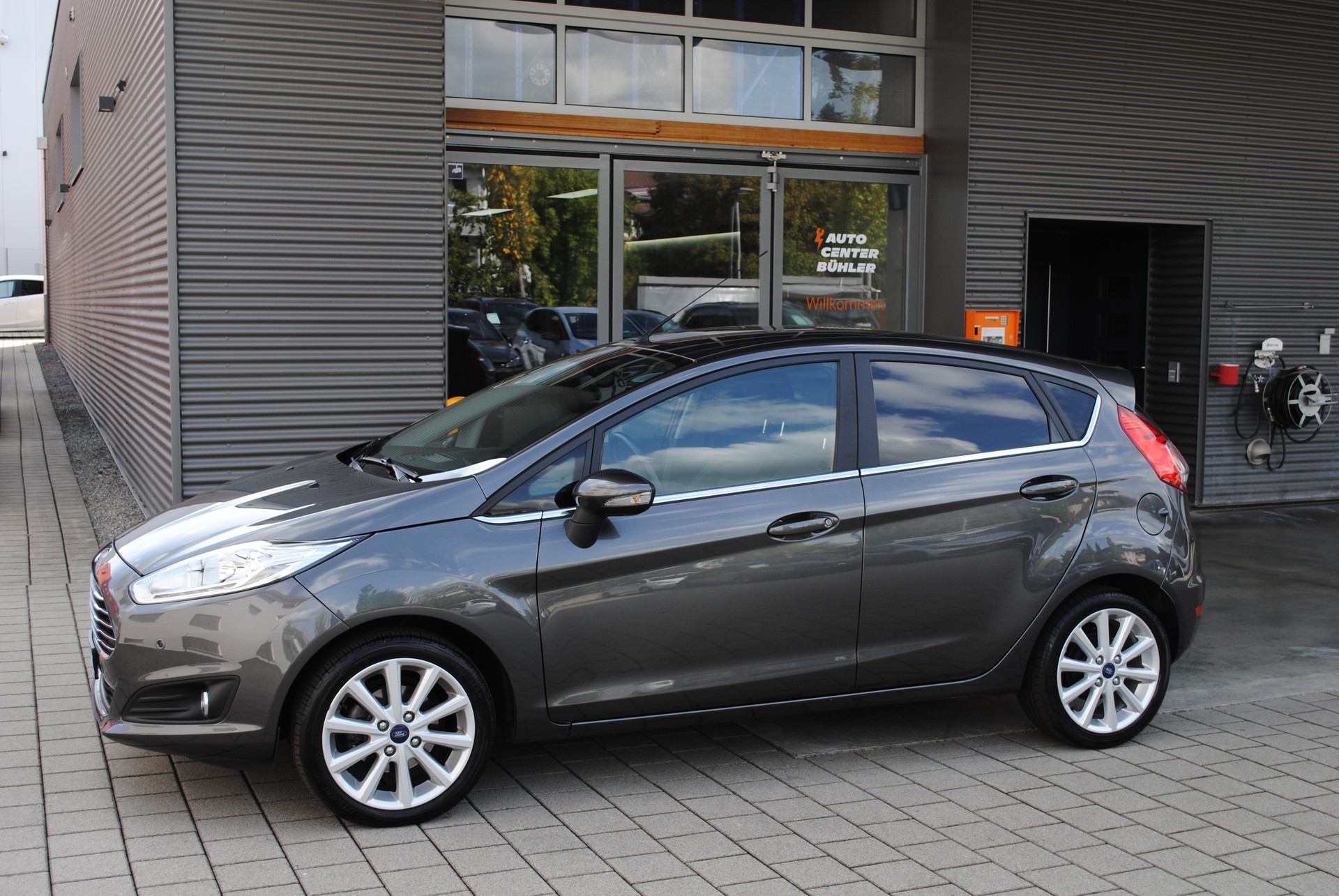 FORD Fiesta 1.0 SCTi Titanium-image-3