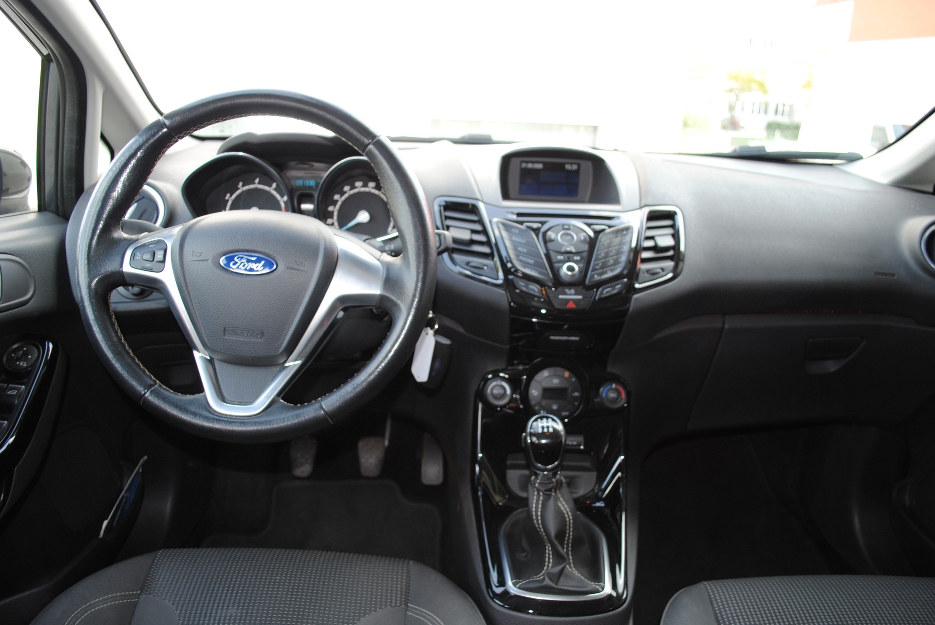FORD Fiesta 1.0 SCTi Titanium-image-11
