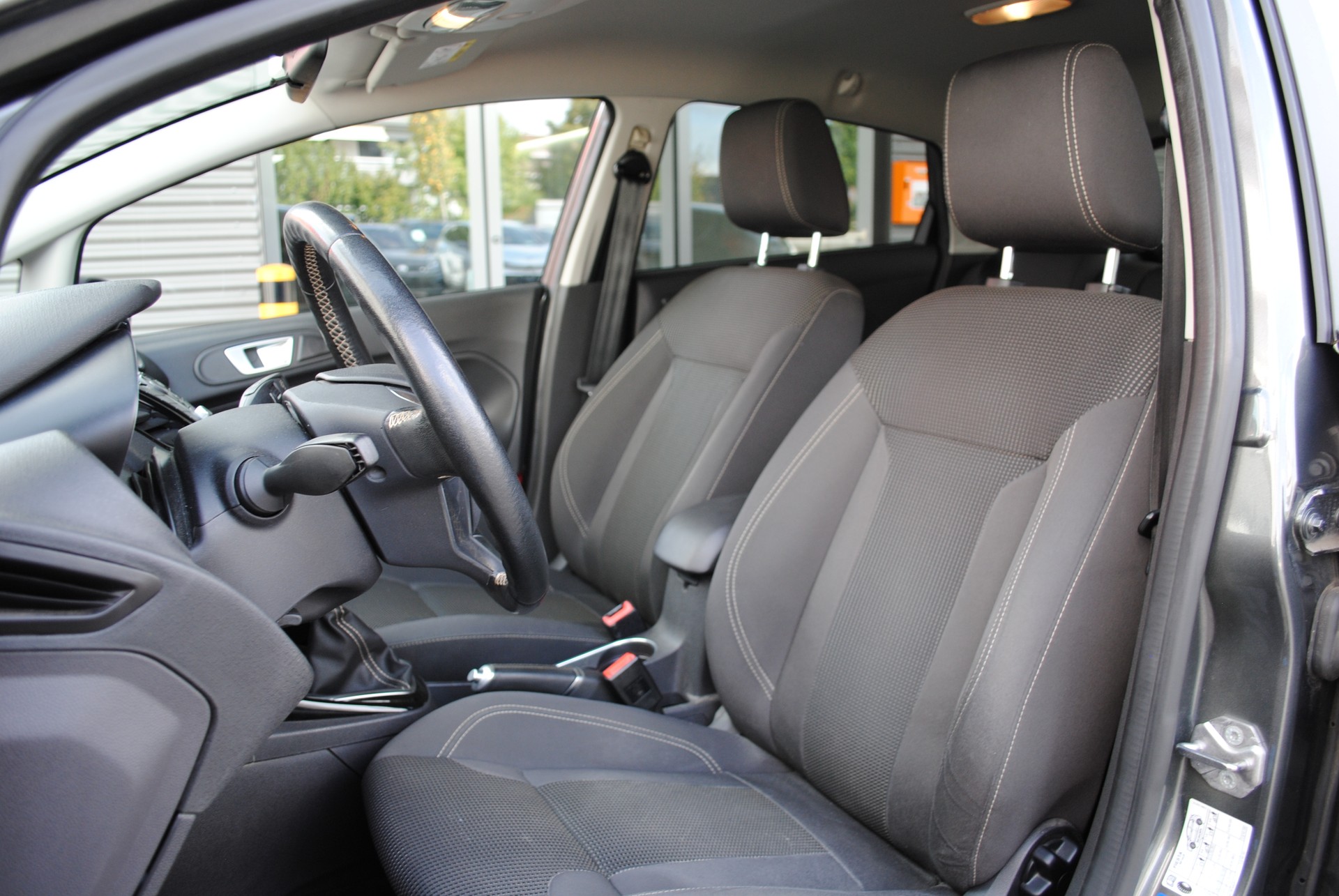 FORD Fiesta 1.0 SCTi Titanium-image-9