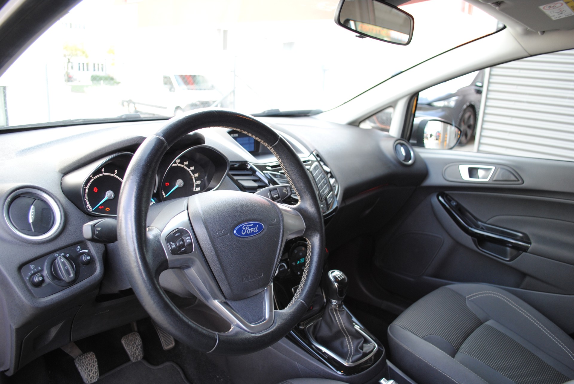 FORD Fiesta 1.0 SCTi Titanium-image-10