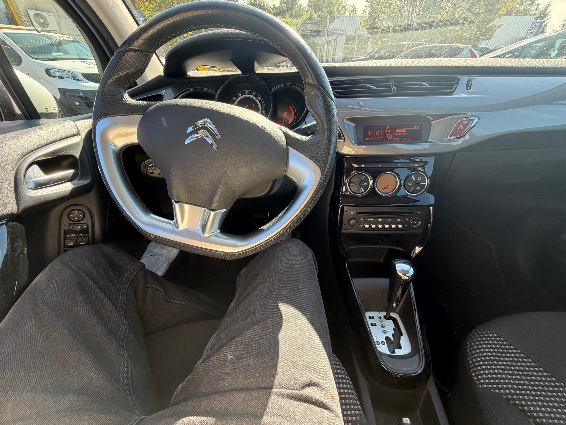 CITROEN C3 1.6i 16V Exclusive Automatic-image-1