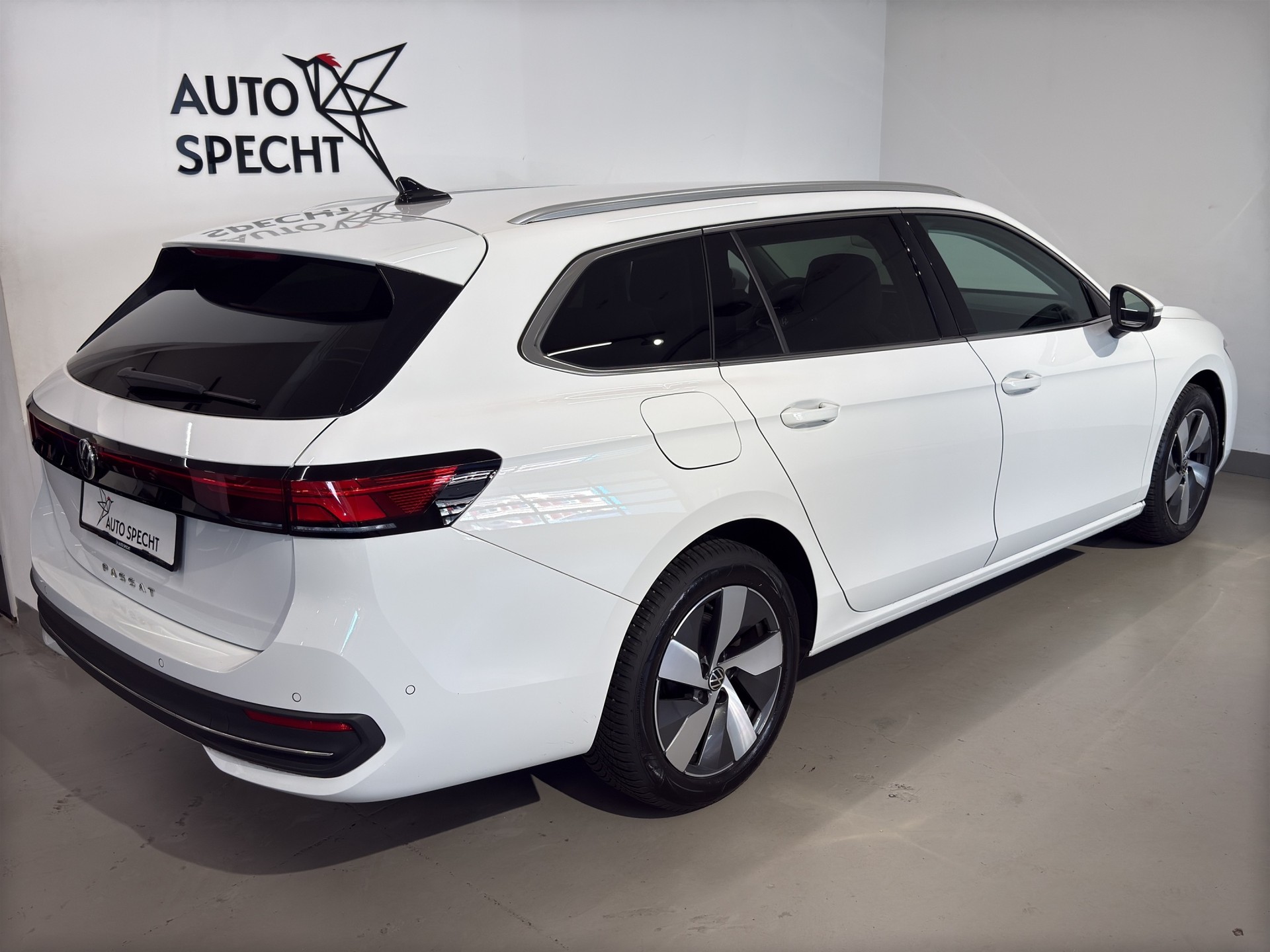 VW Passat Variant 2.0 TDI evo Business DSG-image-3