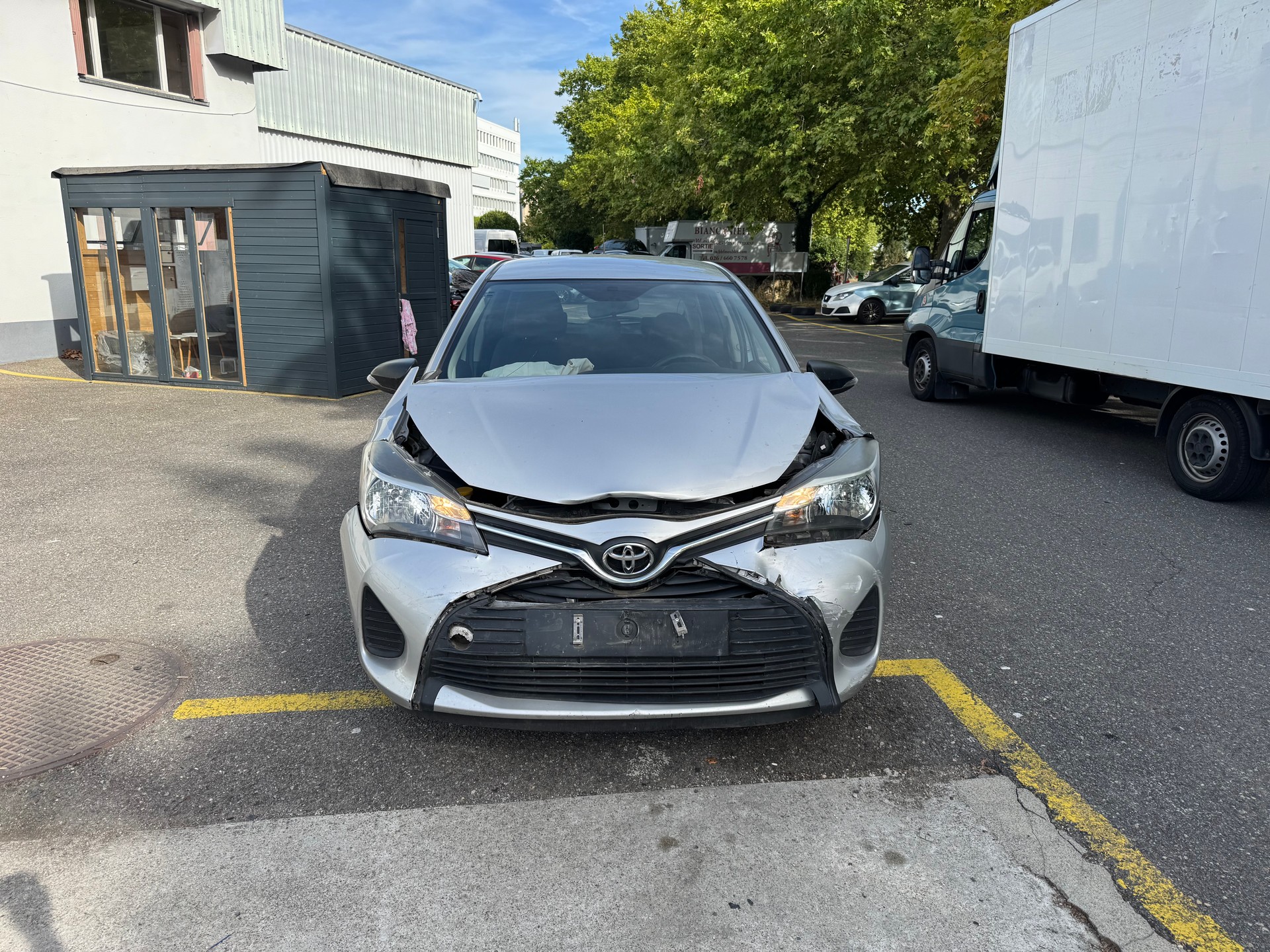 TOYOTA Yaris 1.0 Terra-image-2