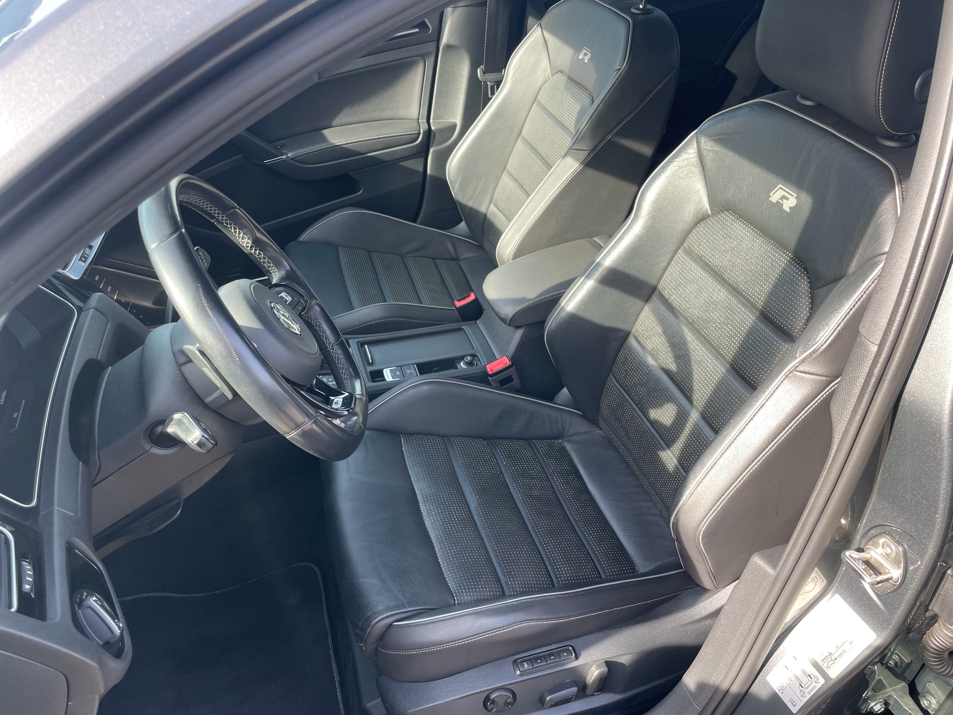 VW 2.0 TSI R 310 DSG 4motion-image-5