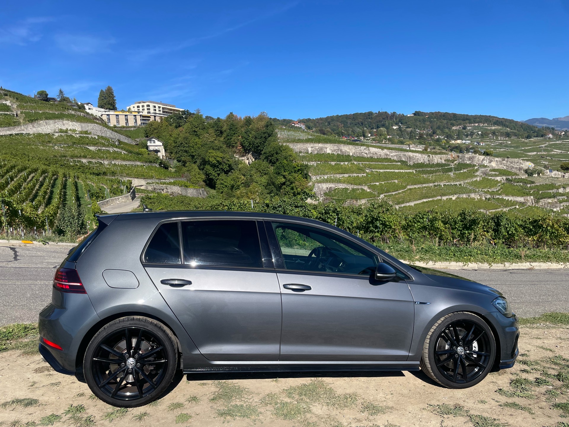 VW 2.0 TSI R 310 DSG 4motion-image-3