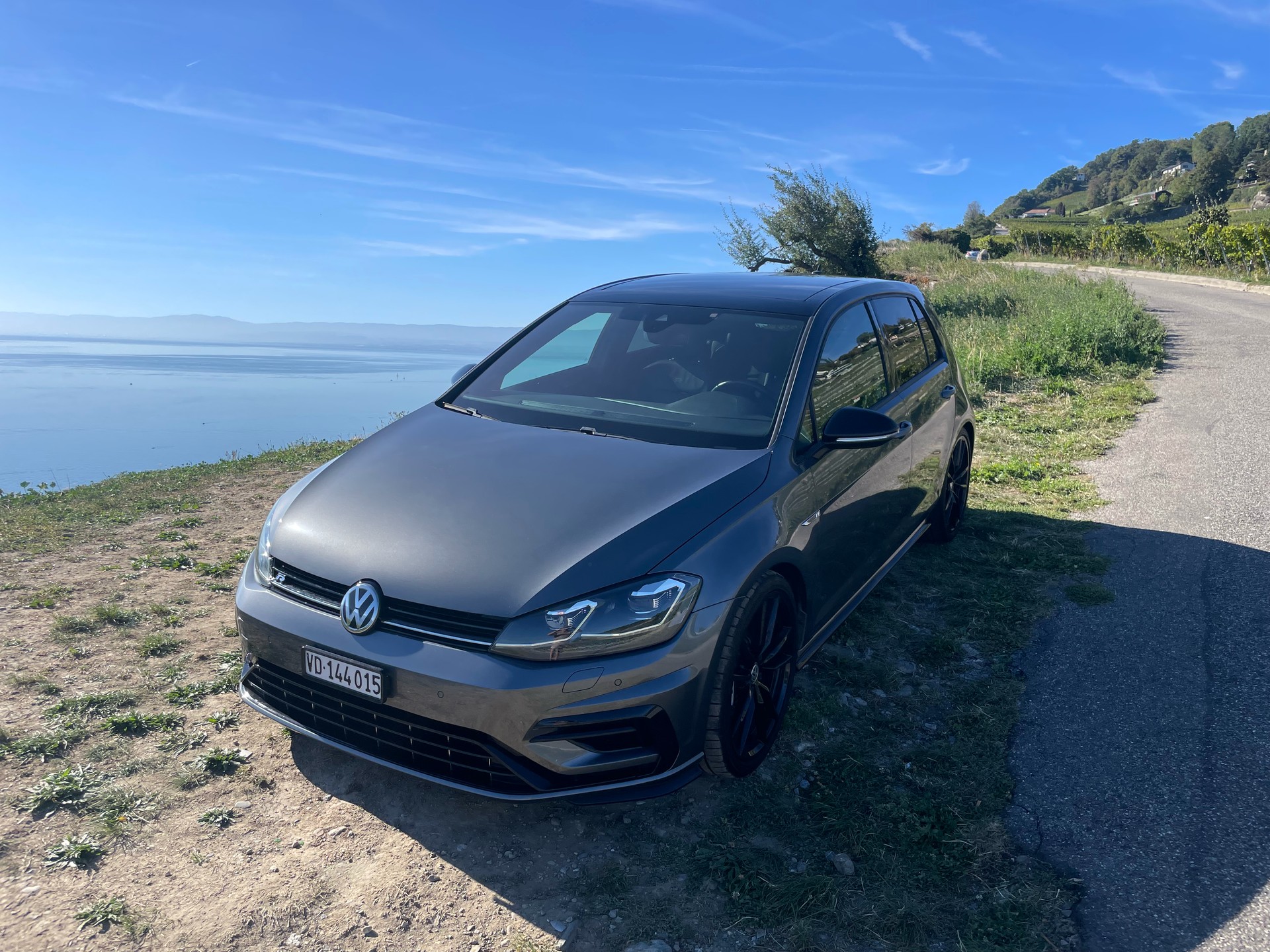 VW 2.0 TSI R 310 DSG 4motion-image-2