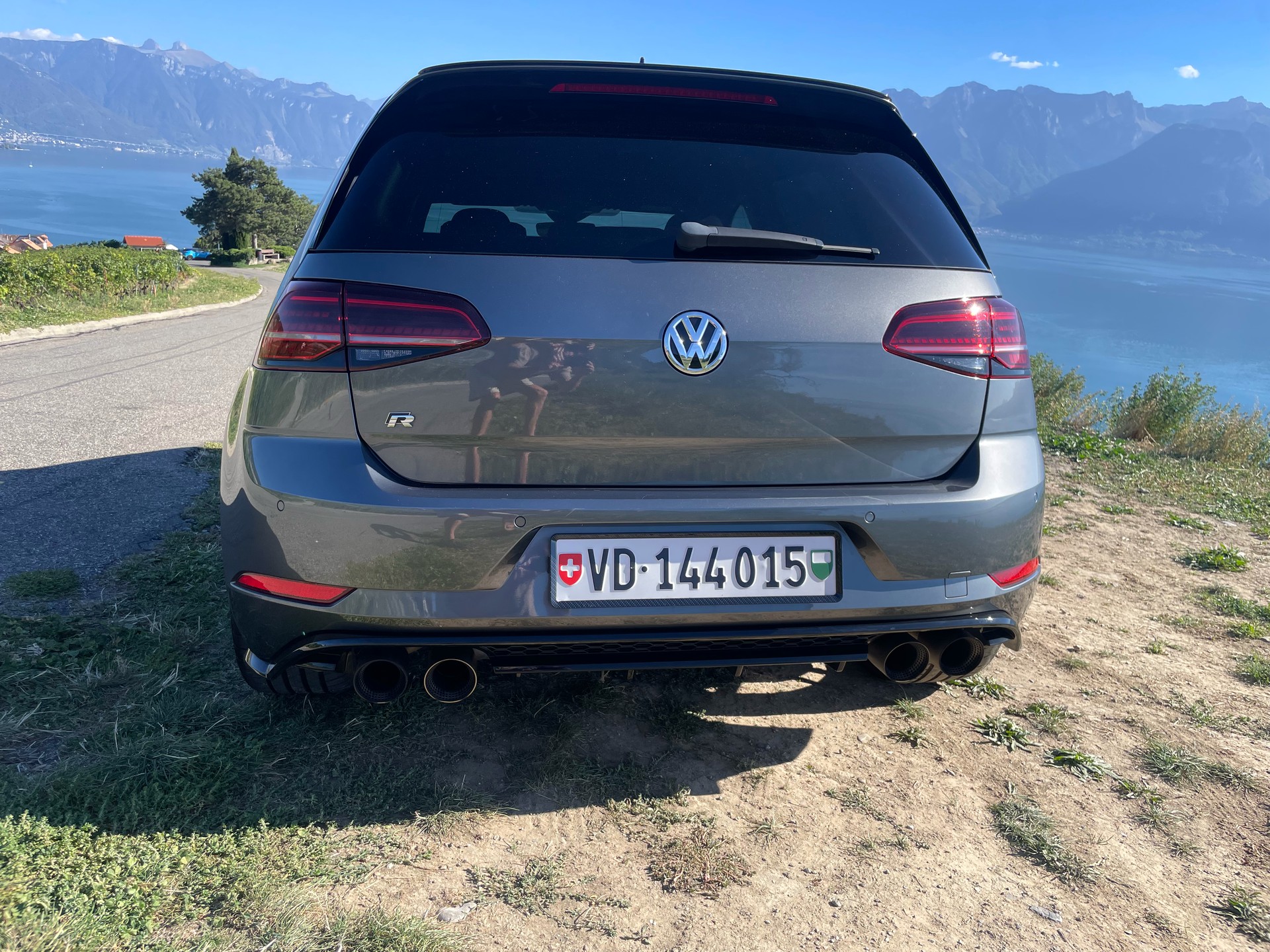 VW 2.0 TSI R 310 DSG 4motion-image-4