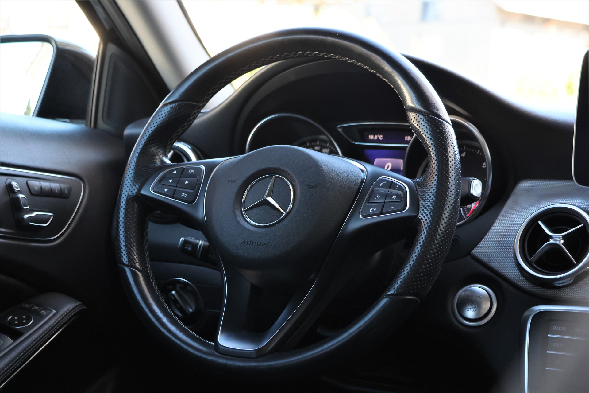 MERCEDES-BENZ GLA 200 d Swiss Star Edition Urban 4Matic 7G-DCT (CH)-image-15
