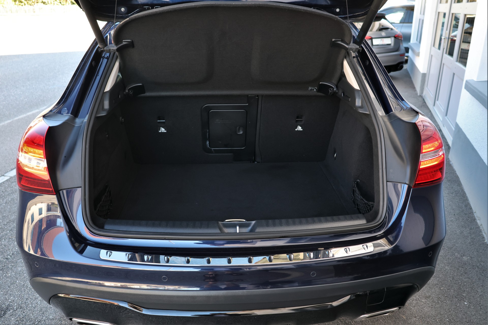 MERCEDES-BENZ GLA 200 d Swiss Star Edition Urban 4Matic 7G-DCT (CH)-image-18