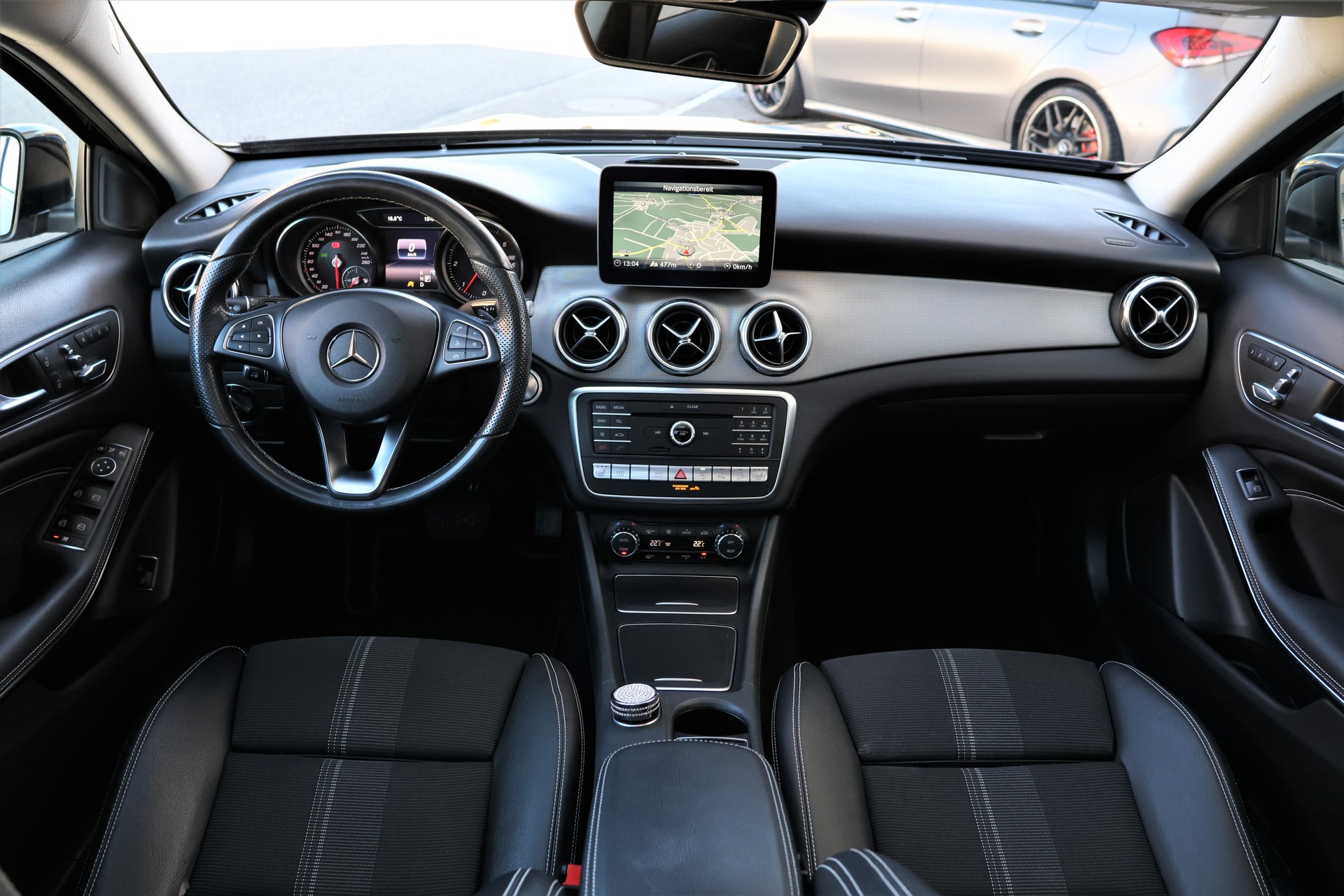 MERCEDES-BENZ GLA 200 d Swiss Star Edition Urban 4Matic 7G-DCT (CH)-image-16