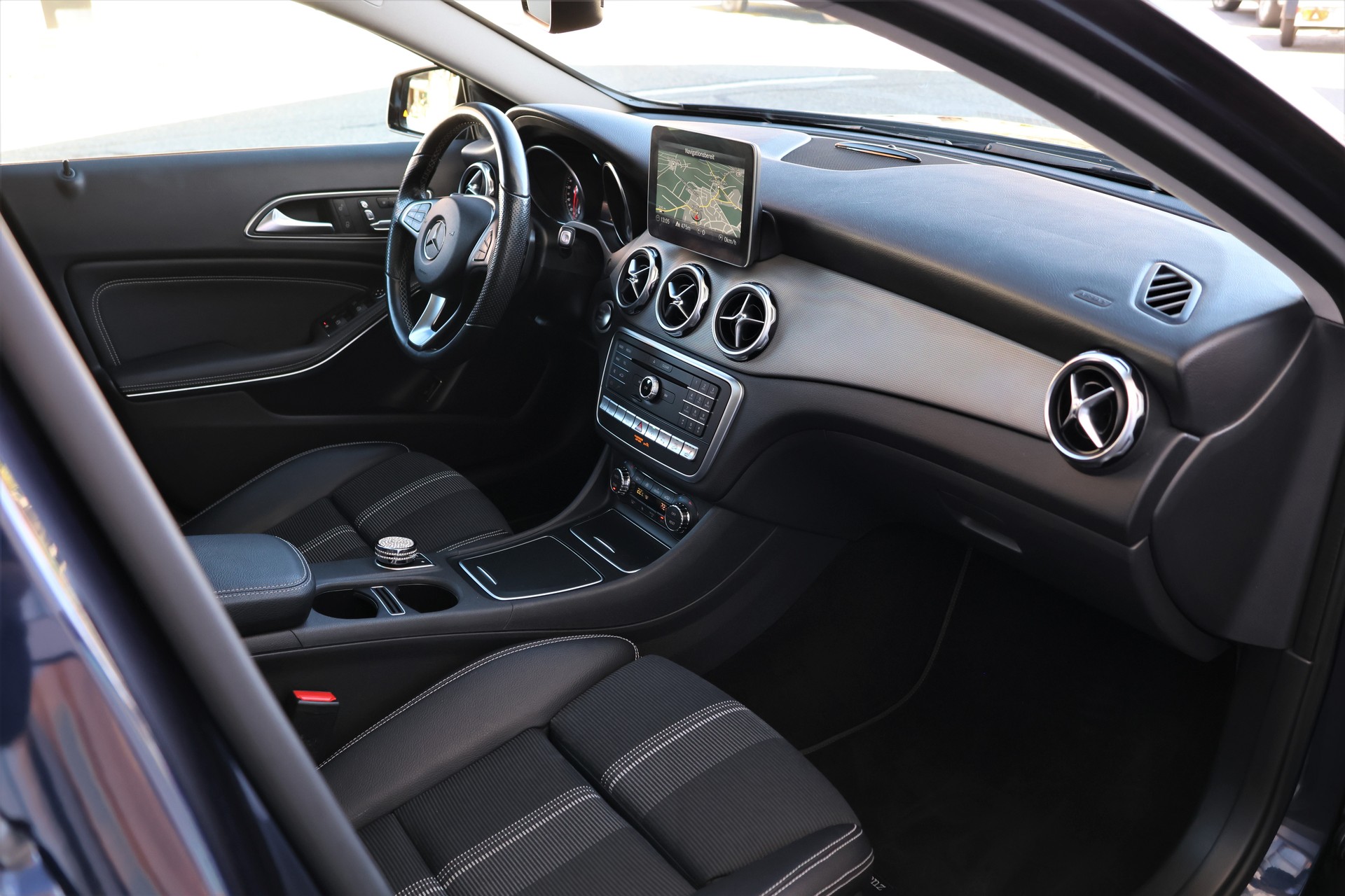 MERCEDES-BENZ GLA 200 d Swiss Star Edition Urban 4Matic 7G-DCT (CH)-image-19