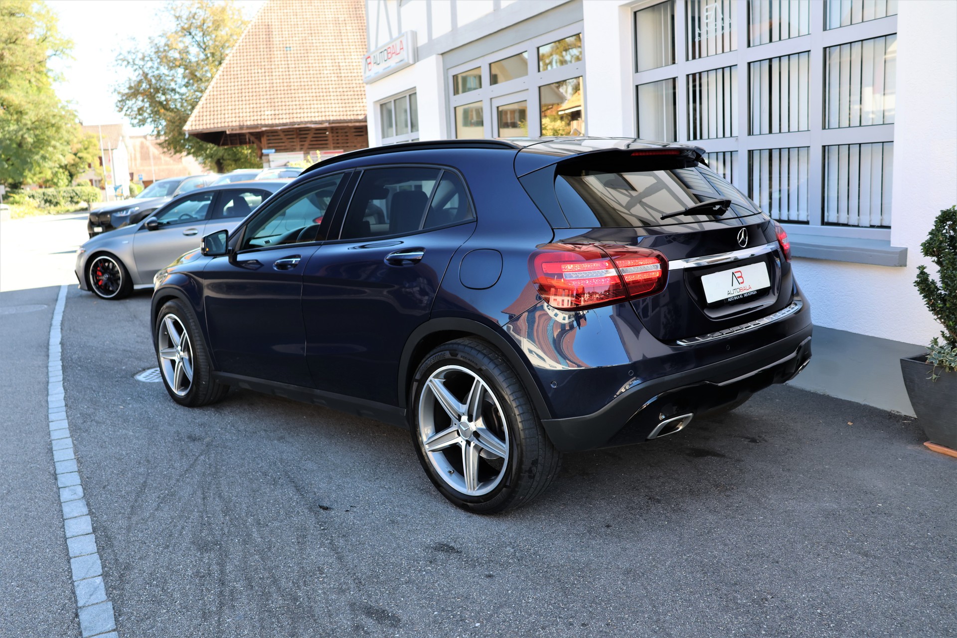 MERCEDES-BENZ GLA 200 d Swiss Star Edition Urban 4Matic 7G-DCT (CH)-image-7