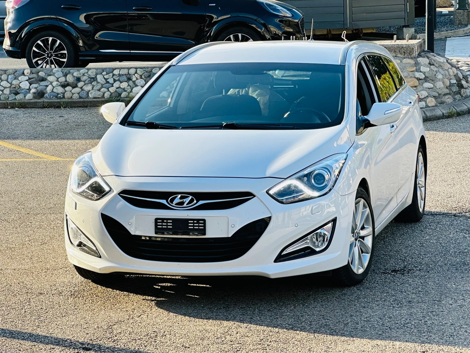 HYUNDAI i40 Wagon 1.7 CRDI Premium Automatic-image-3